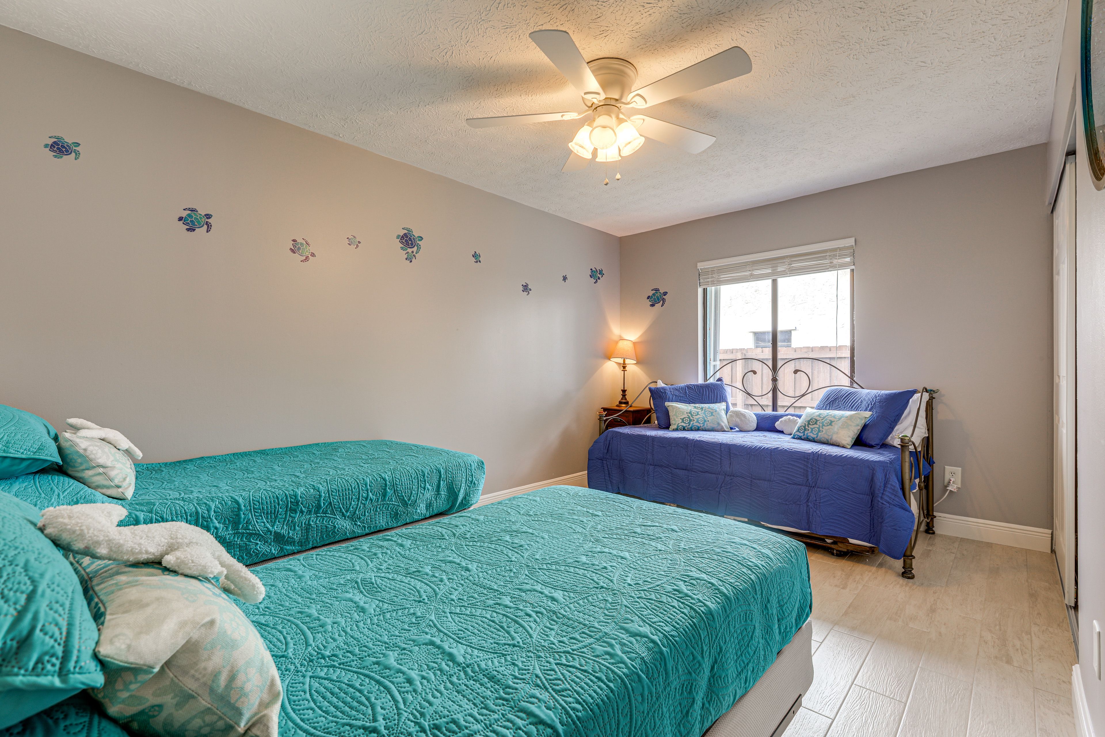 Bedroom 3 | 2 Twin Beds | Twin Daybed w/ Twin Trundle