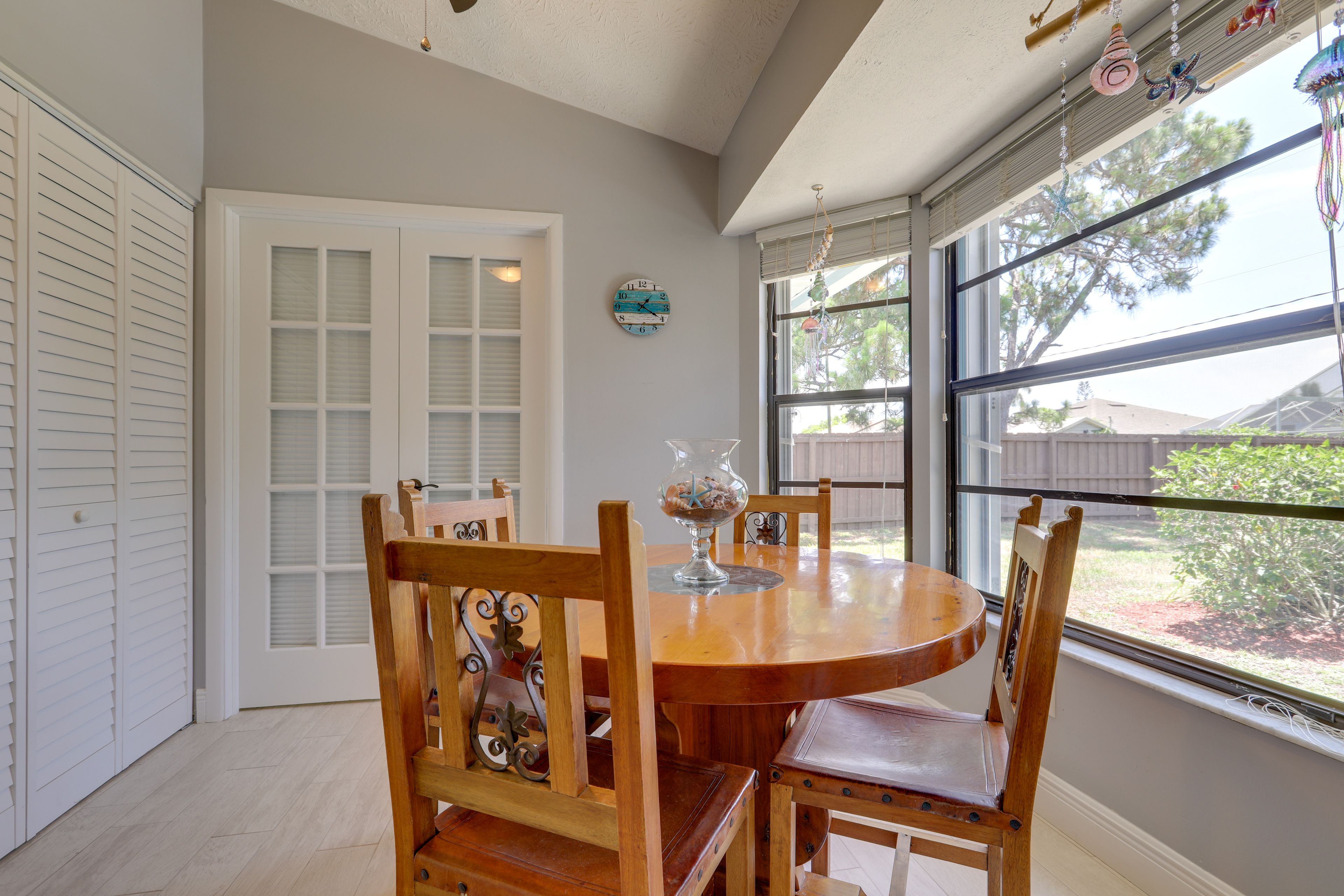 Additional Dining Area