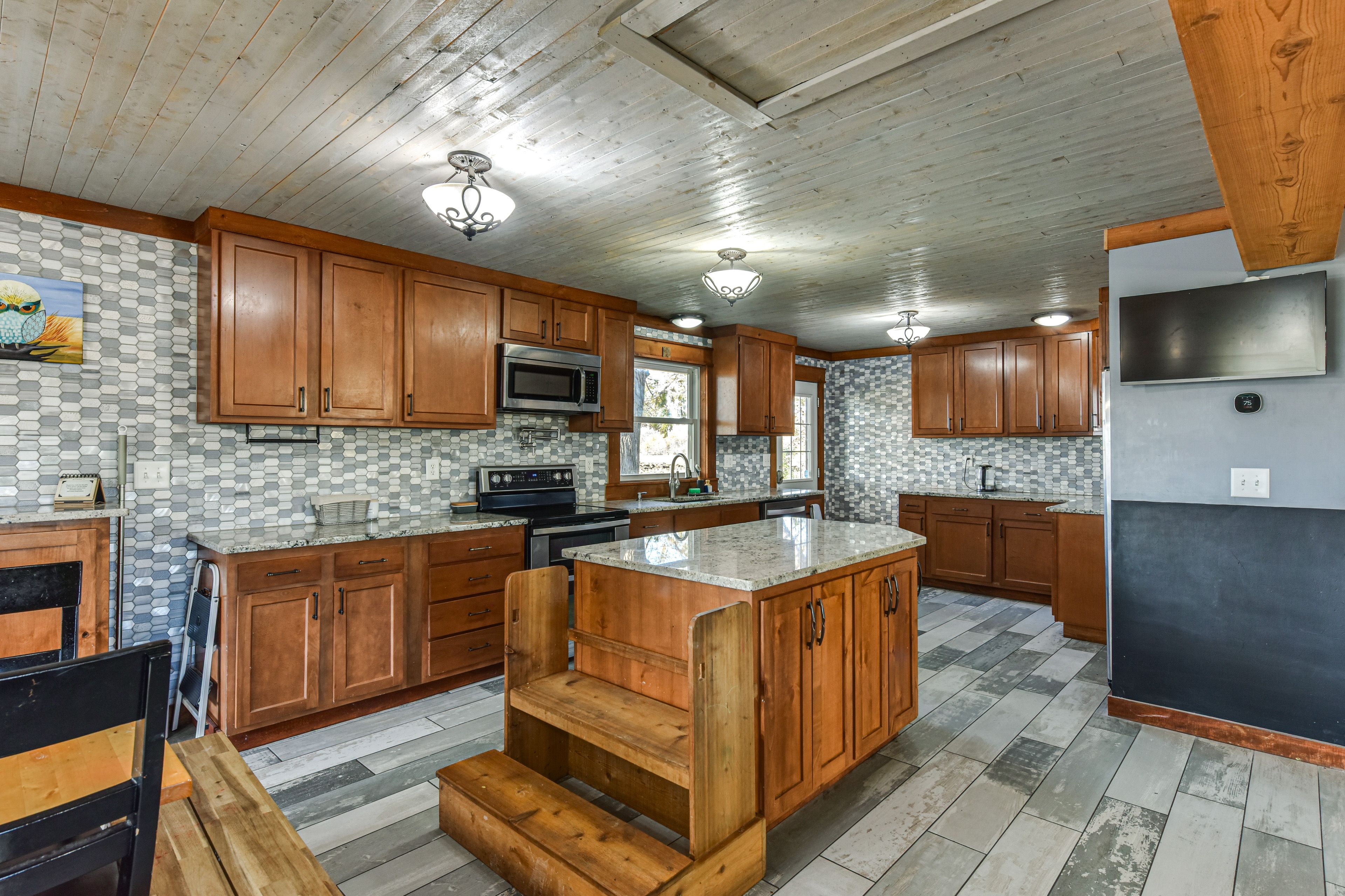 Kitchen | Cooking Basics | Main Level