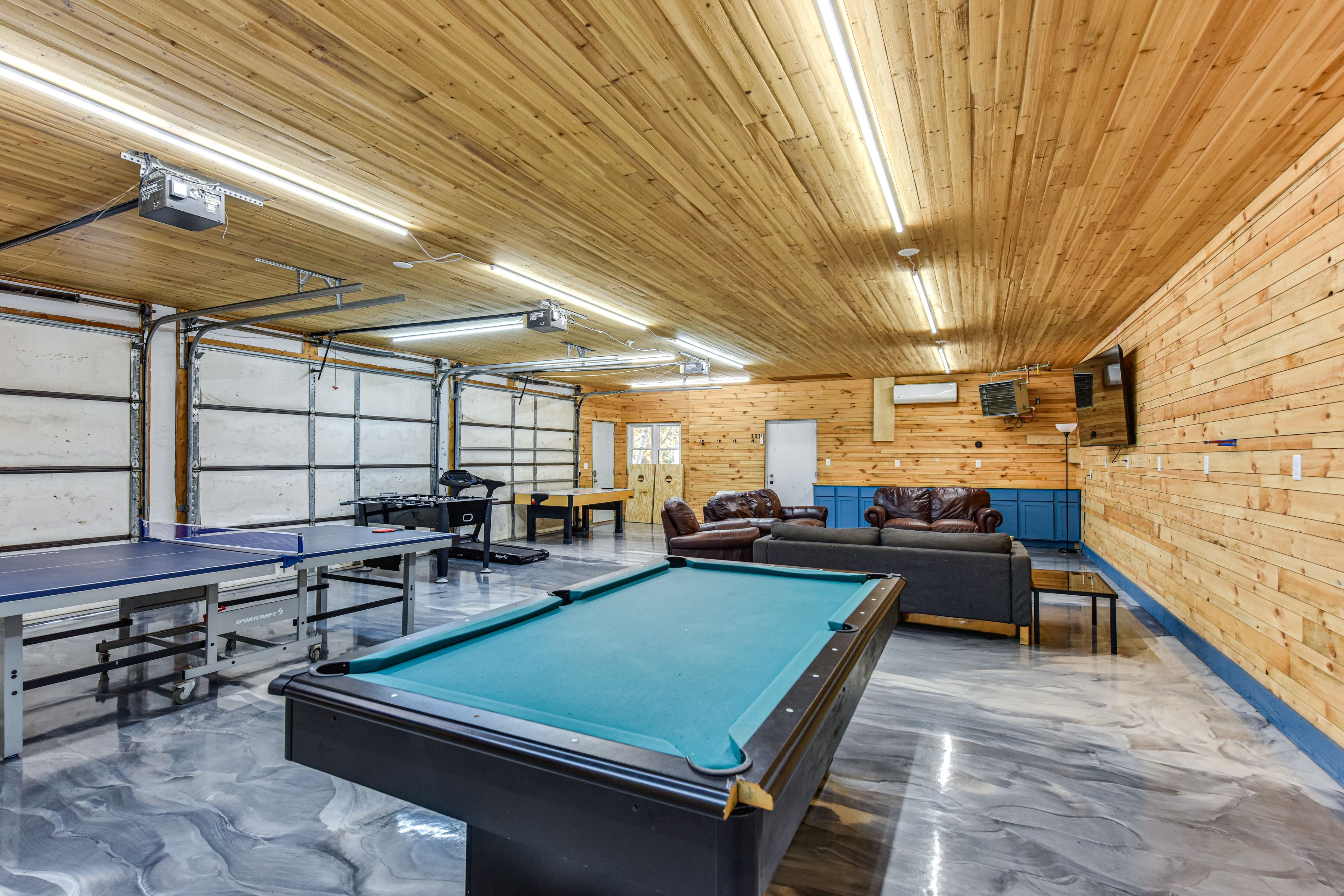 Game Room | Board Games | Smart TV | Free WiFi