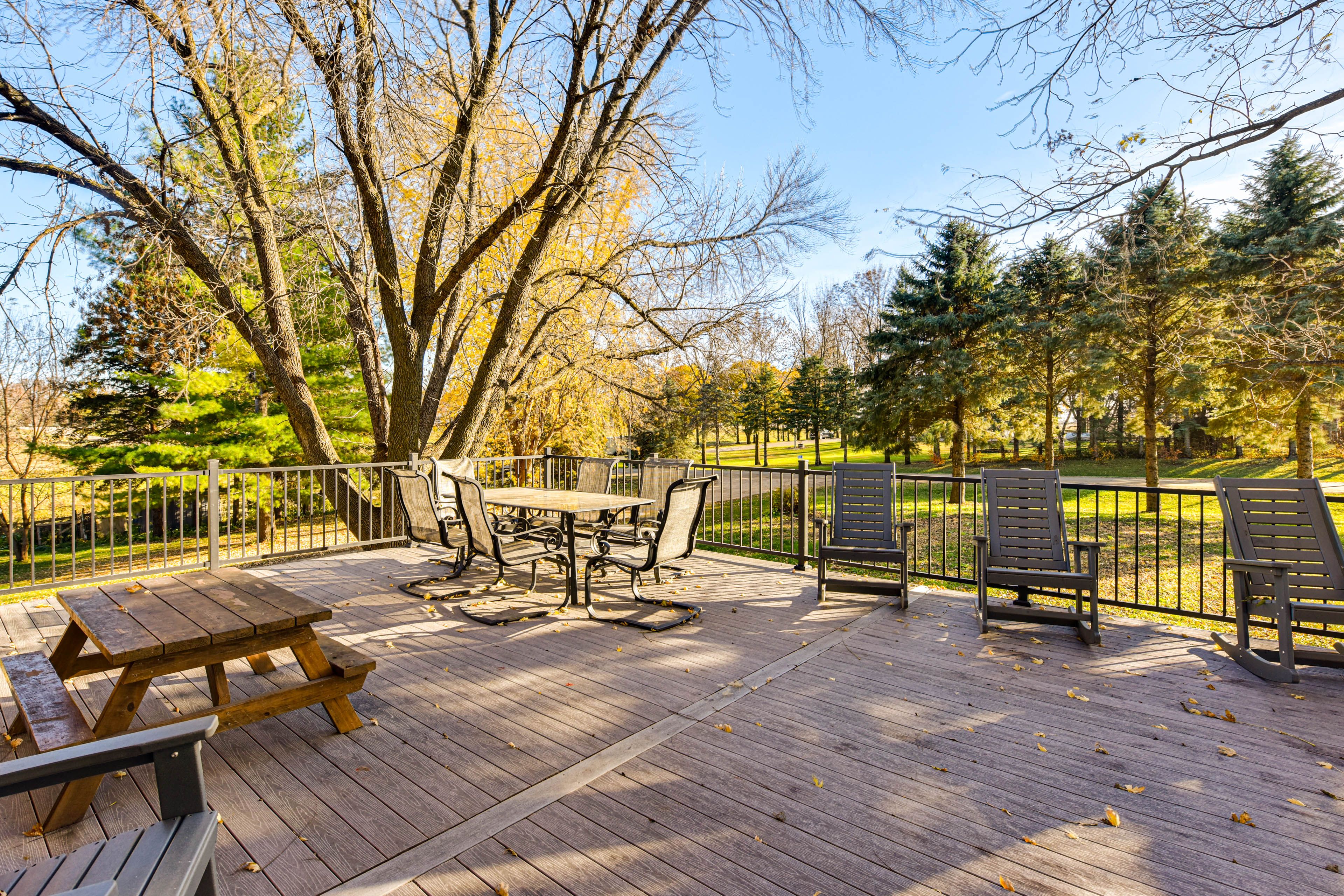 Deck | Outdoor Dining Set | Smoker