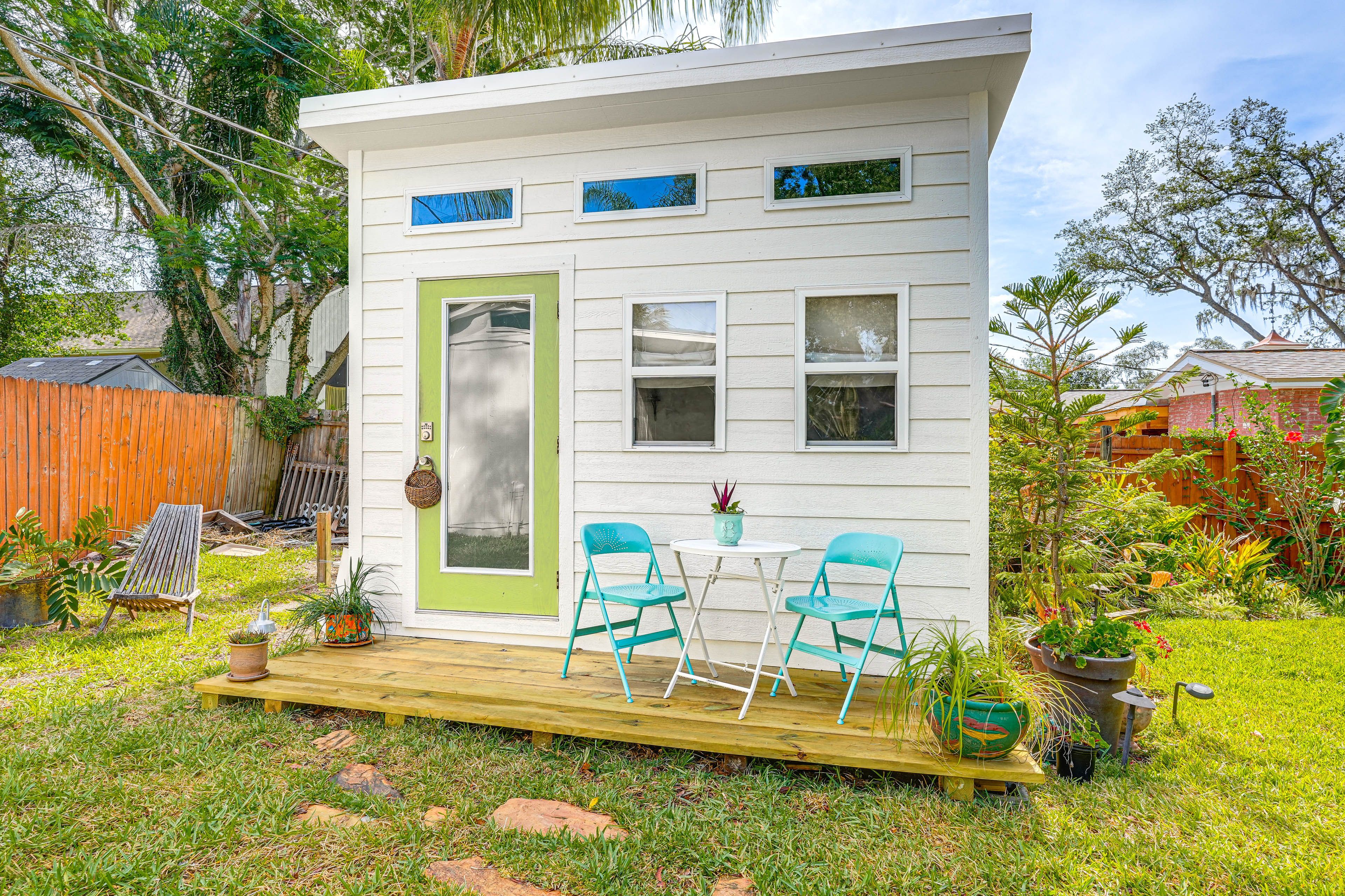 Art Room Exterior | 2 Steps to Enter