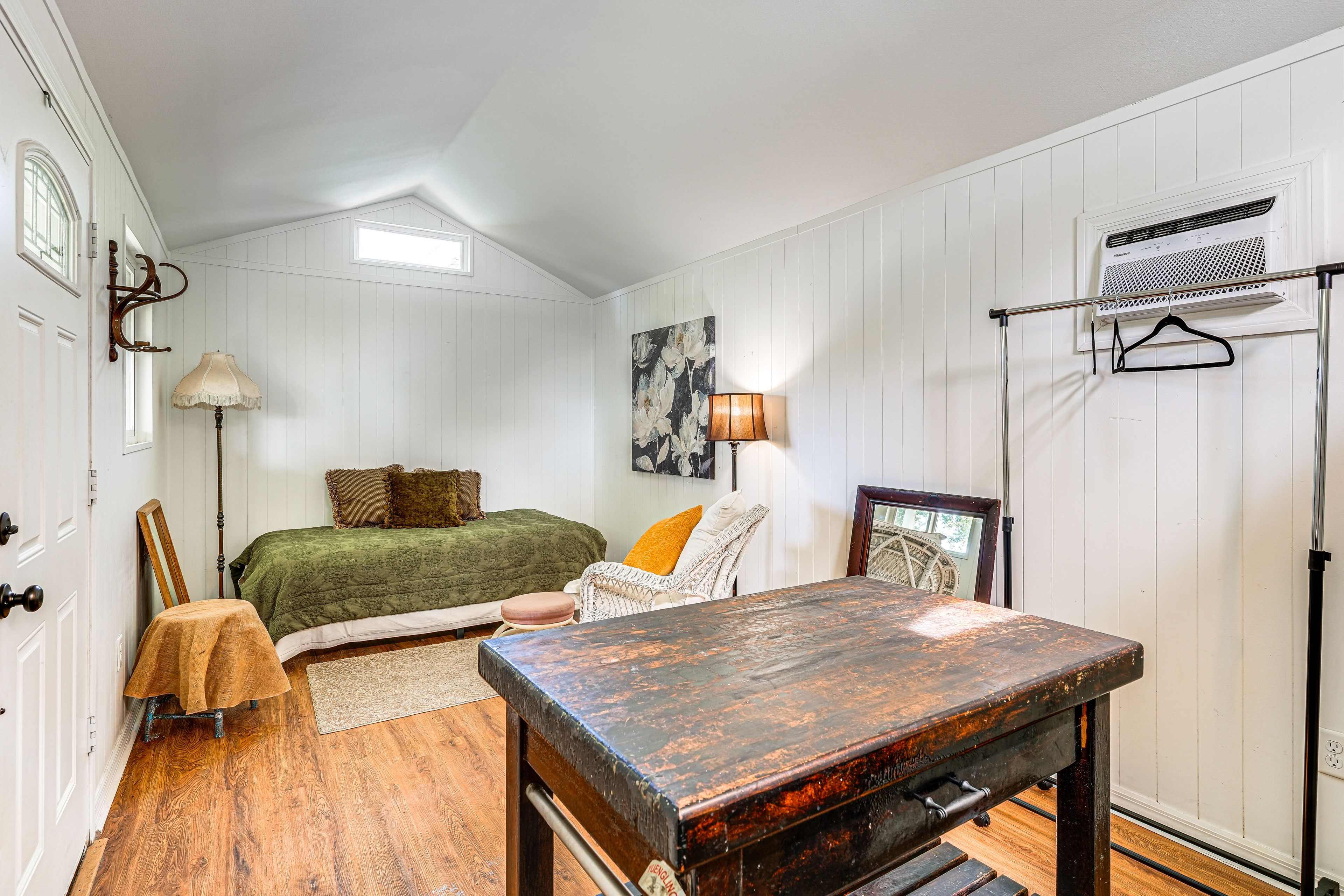 Office Interior | Twin Bed