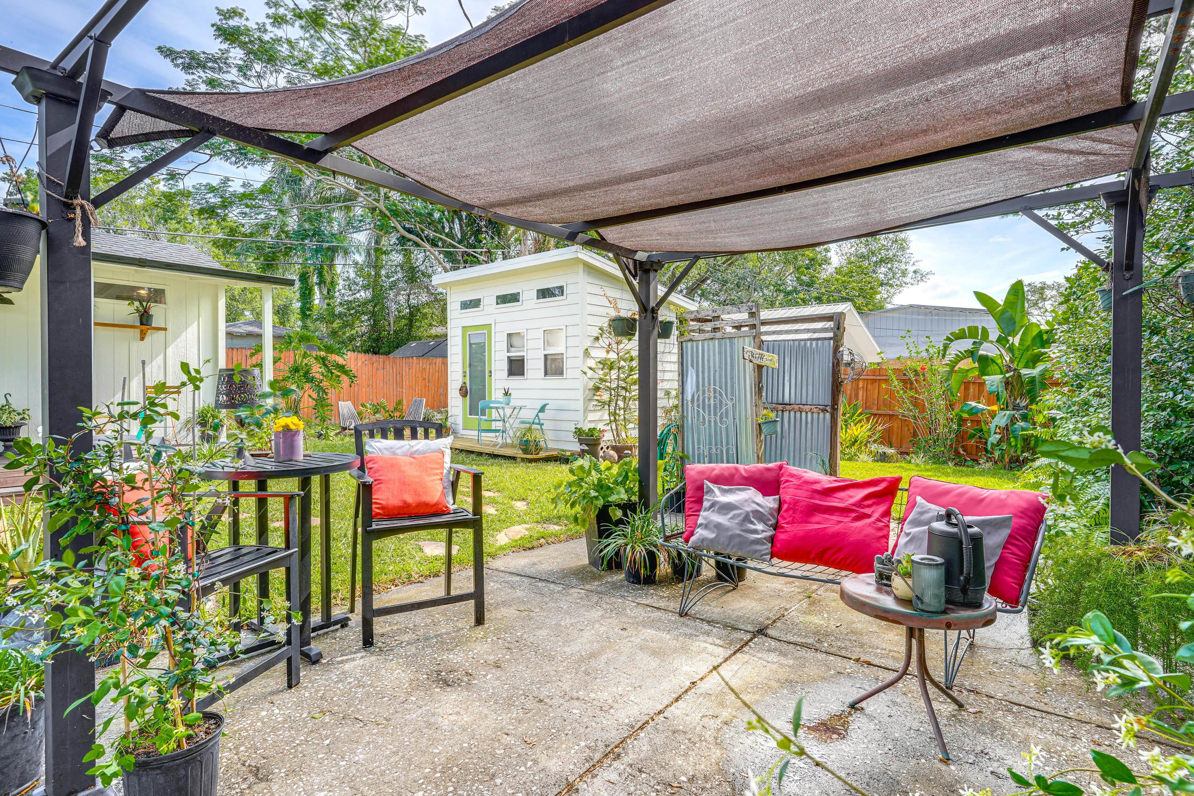Furnished Patio