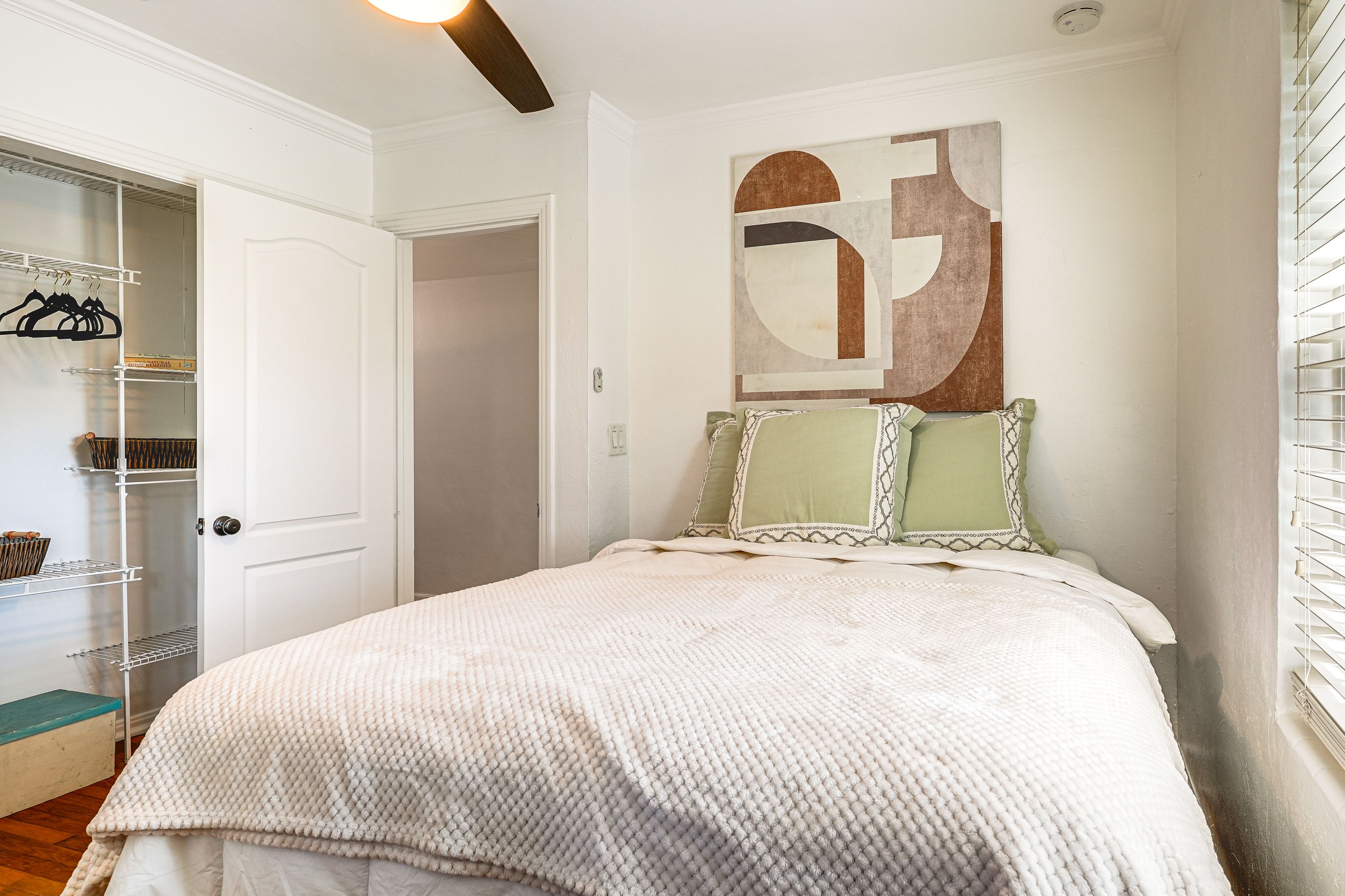Bedroom 3 | Queen Bed