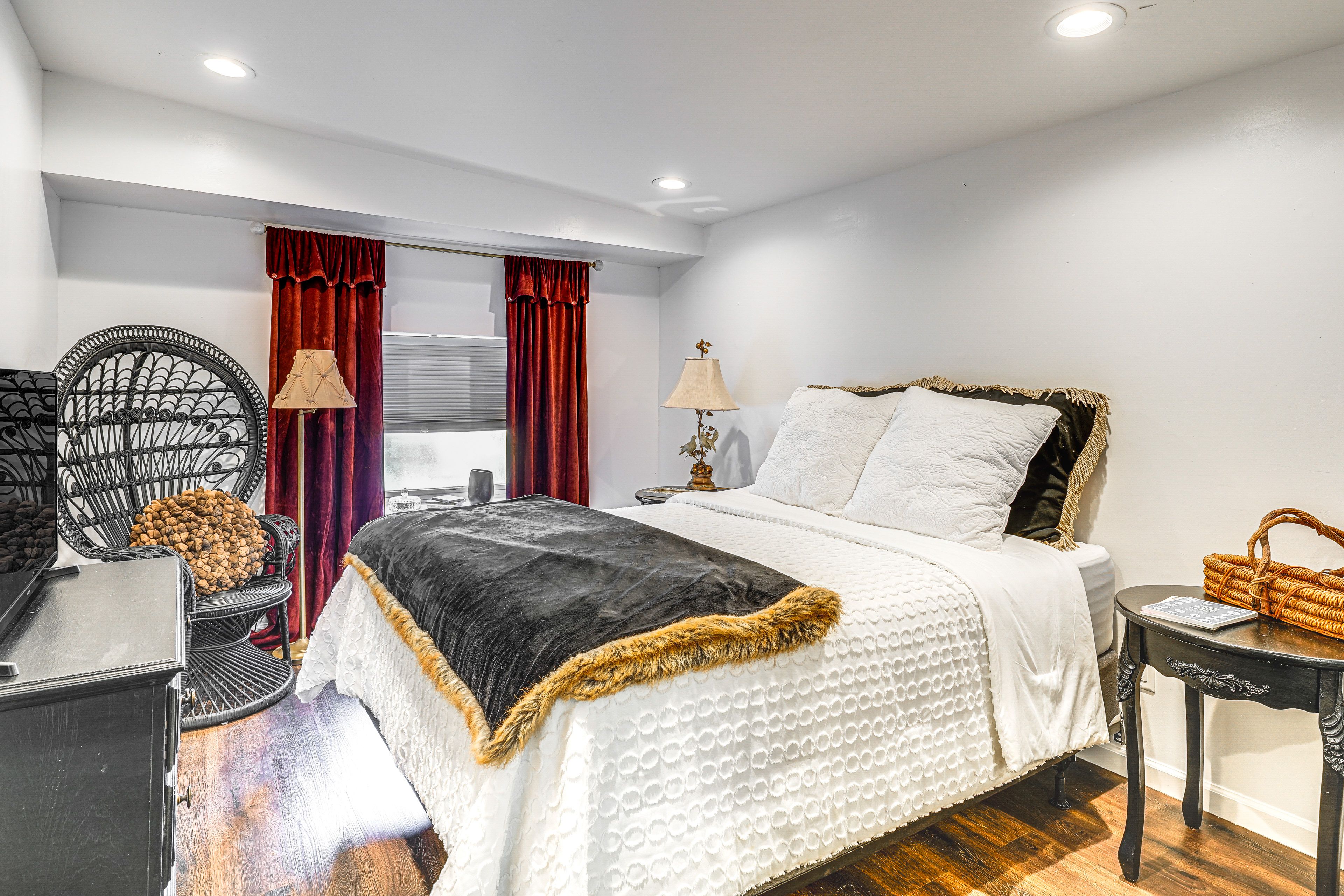 Bedroom 1 | Queen Bed | Linens Provided | Smart TV