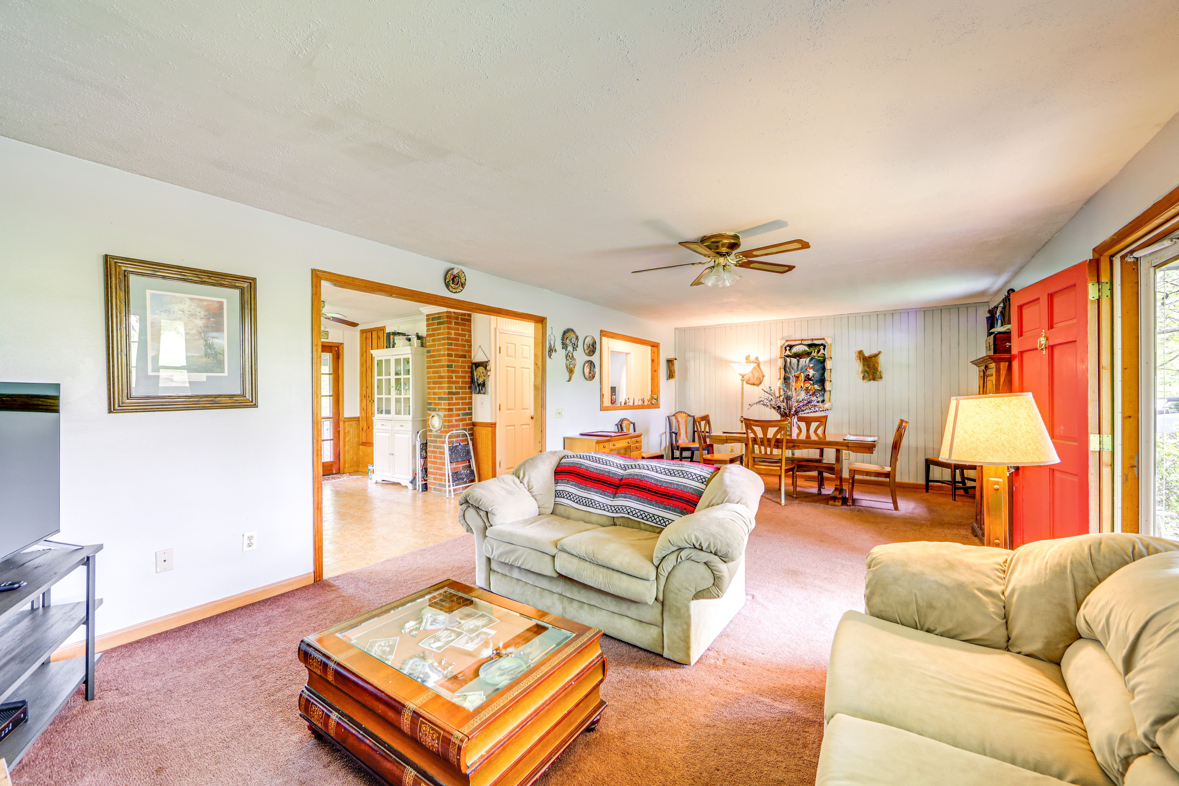 Living Room | Central A/C & Heat | Free WiFi
