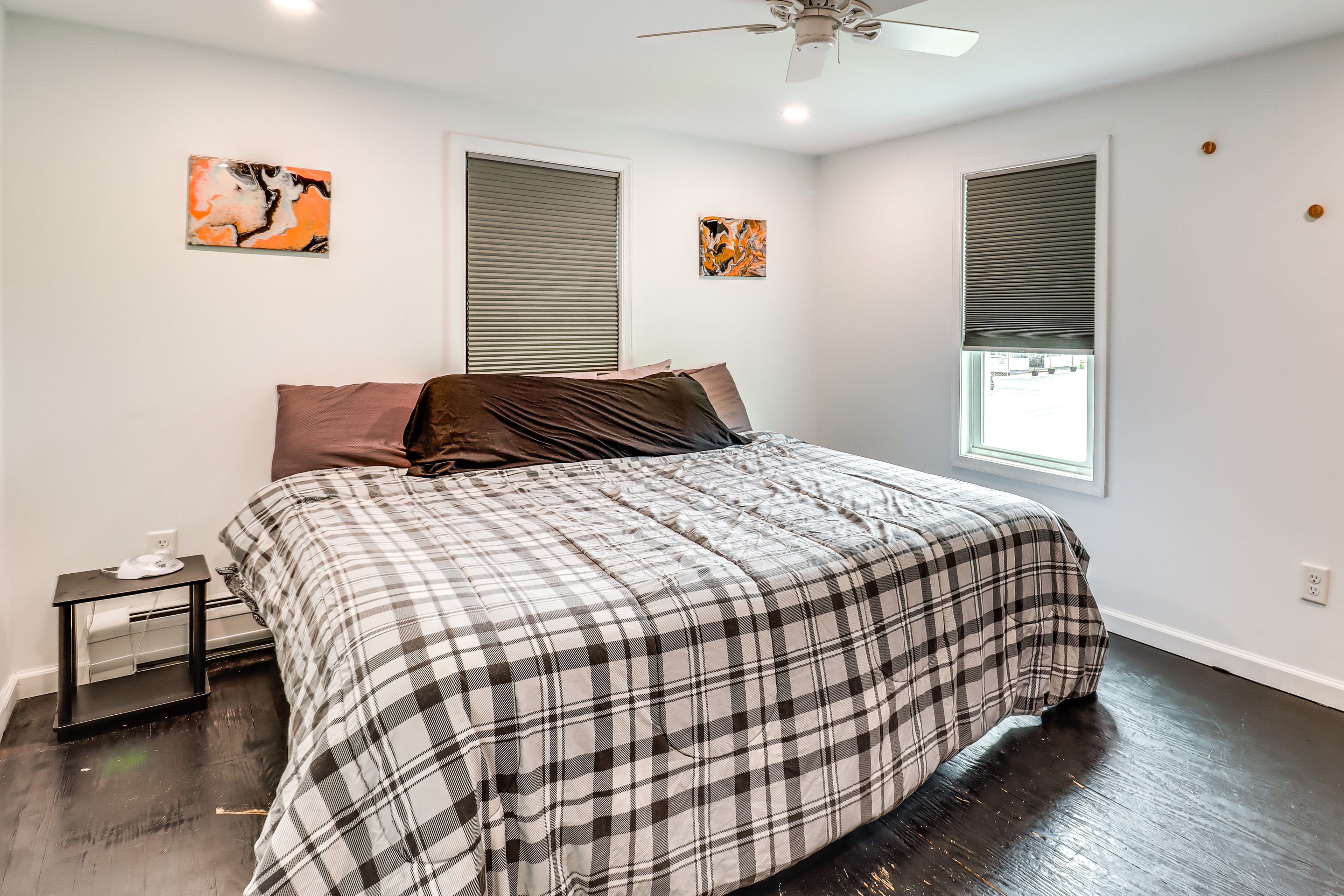 Bedroom 1 | 2nd Floor | King Bed (Converts to 2 Twin Beds) | Linens Provided
