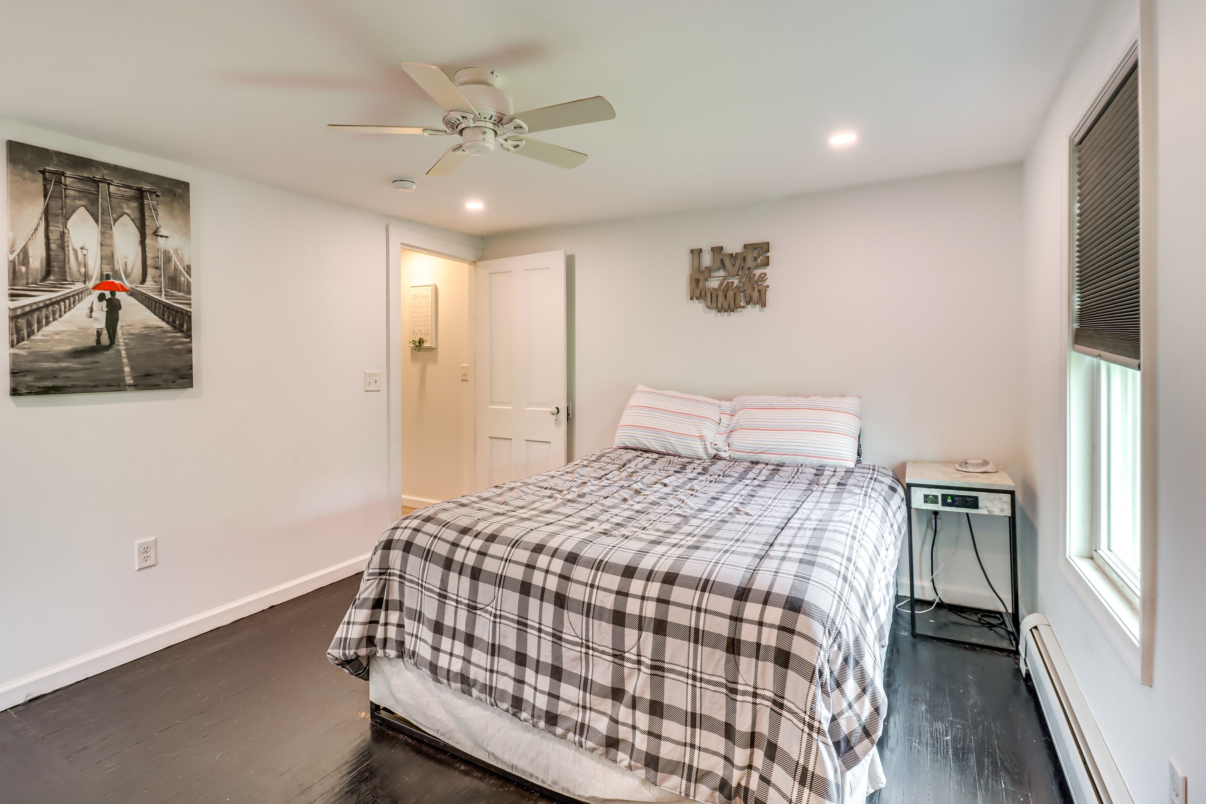 Bedroom 2 | 2nd Floor | Queen Bed