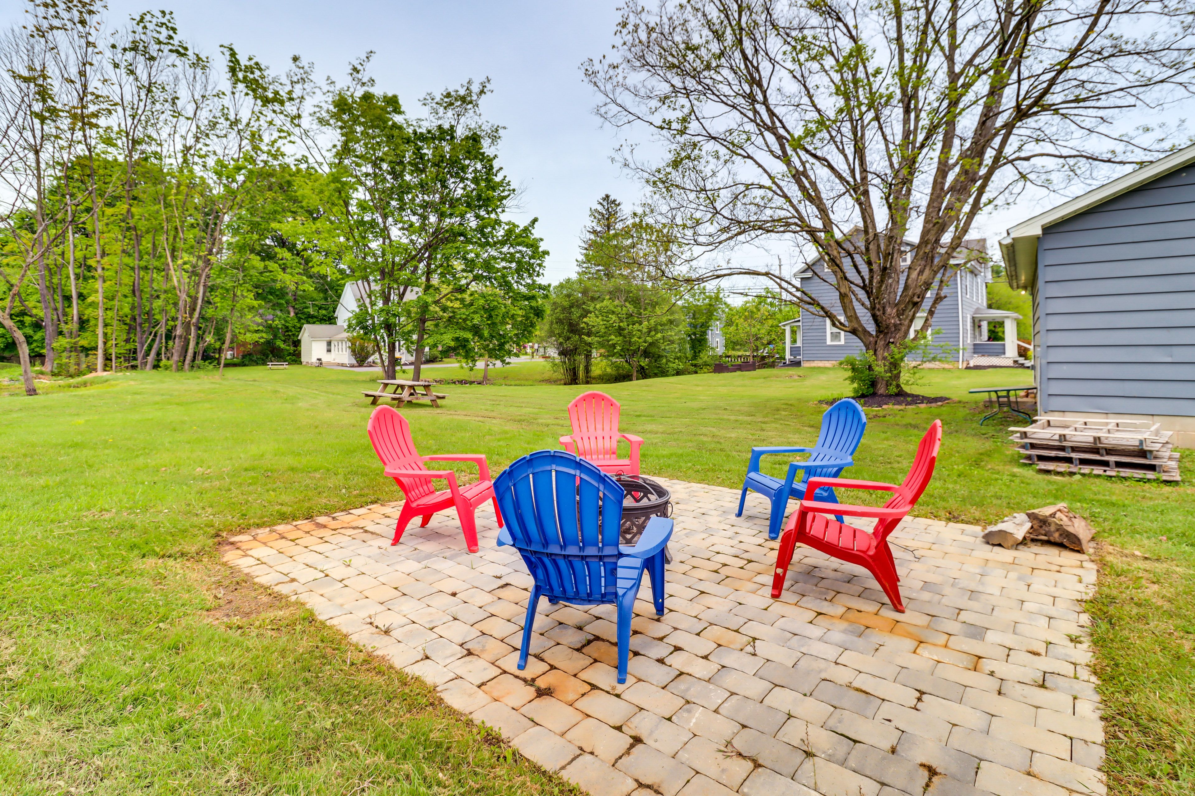 Patio (Shared) | Fire Pit | Outdoor Seating