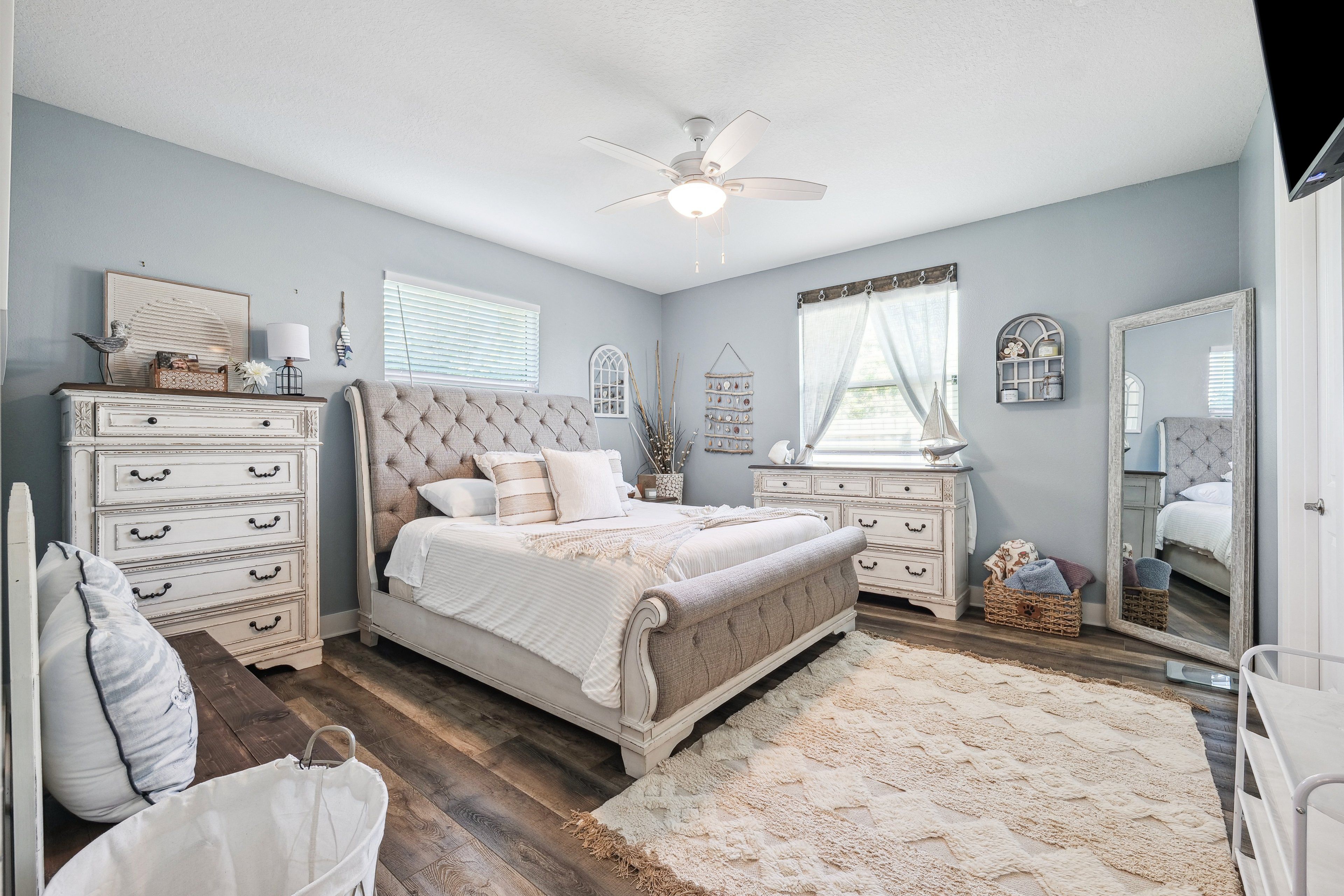 Bedroom 1 | California King Bed | Smart TV