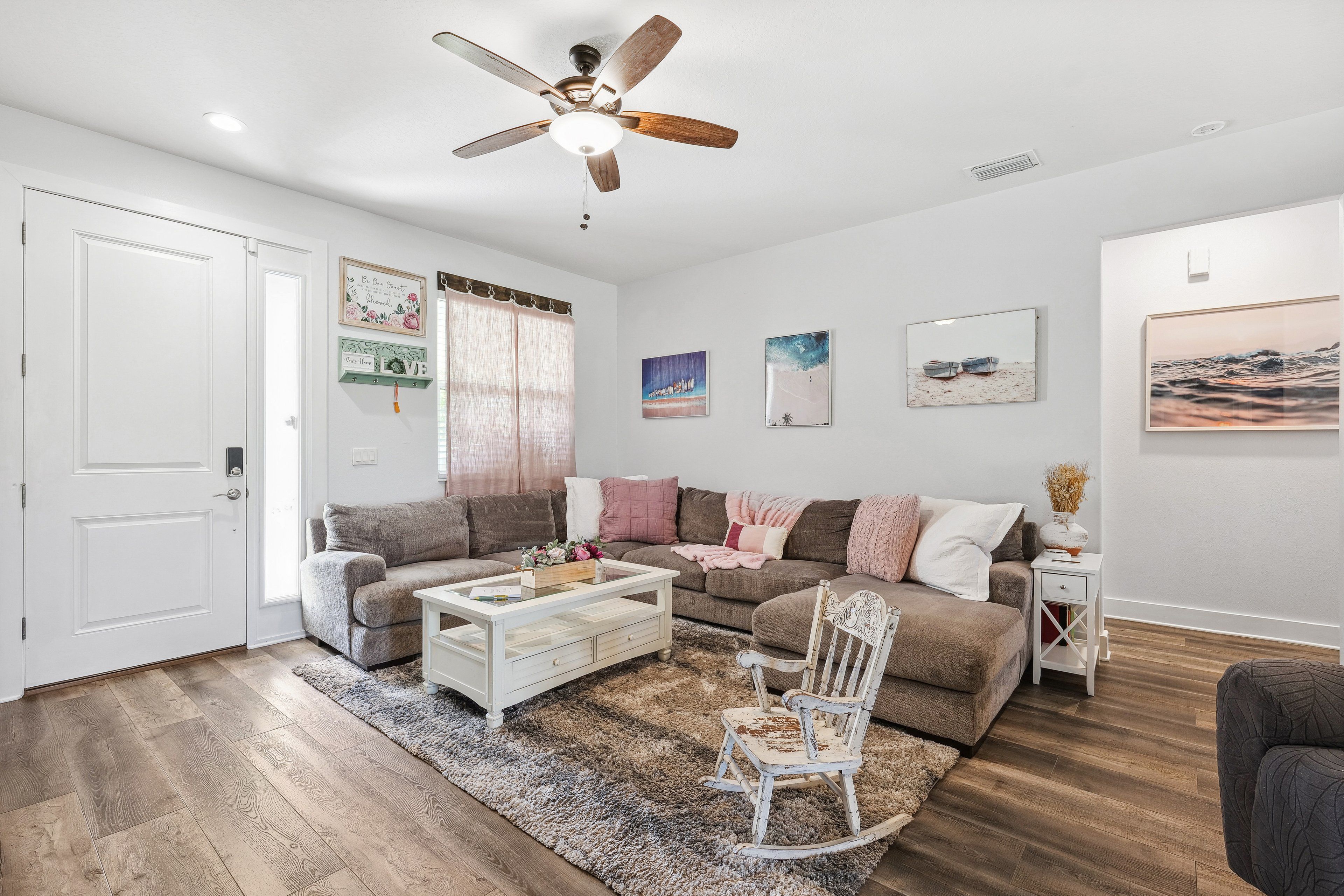Living Area | Smart TV | Board Games