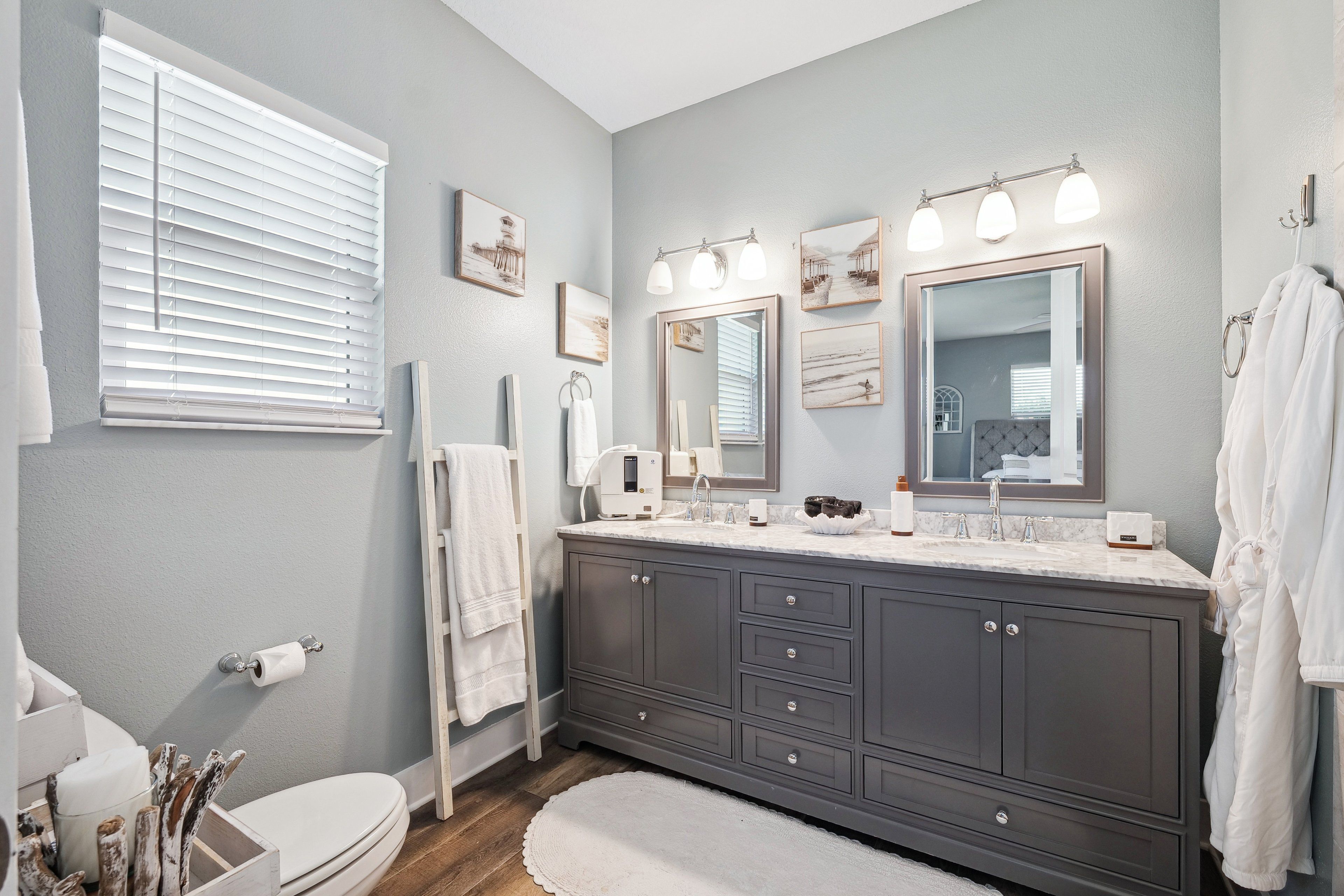 Full Bathroom | Towels Provided