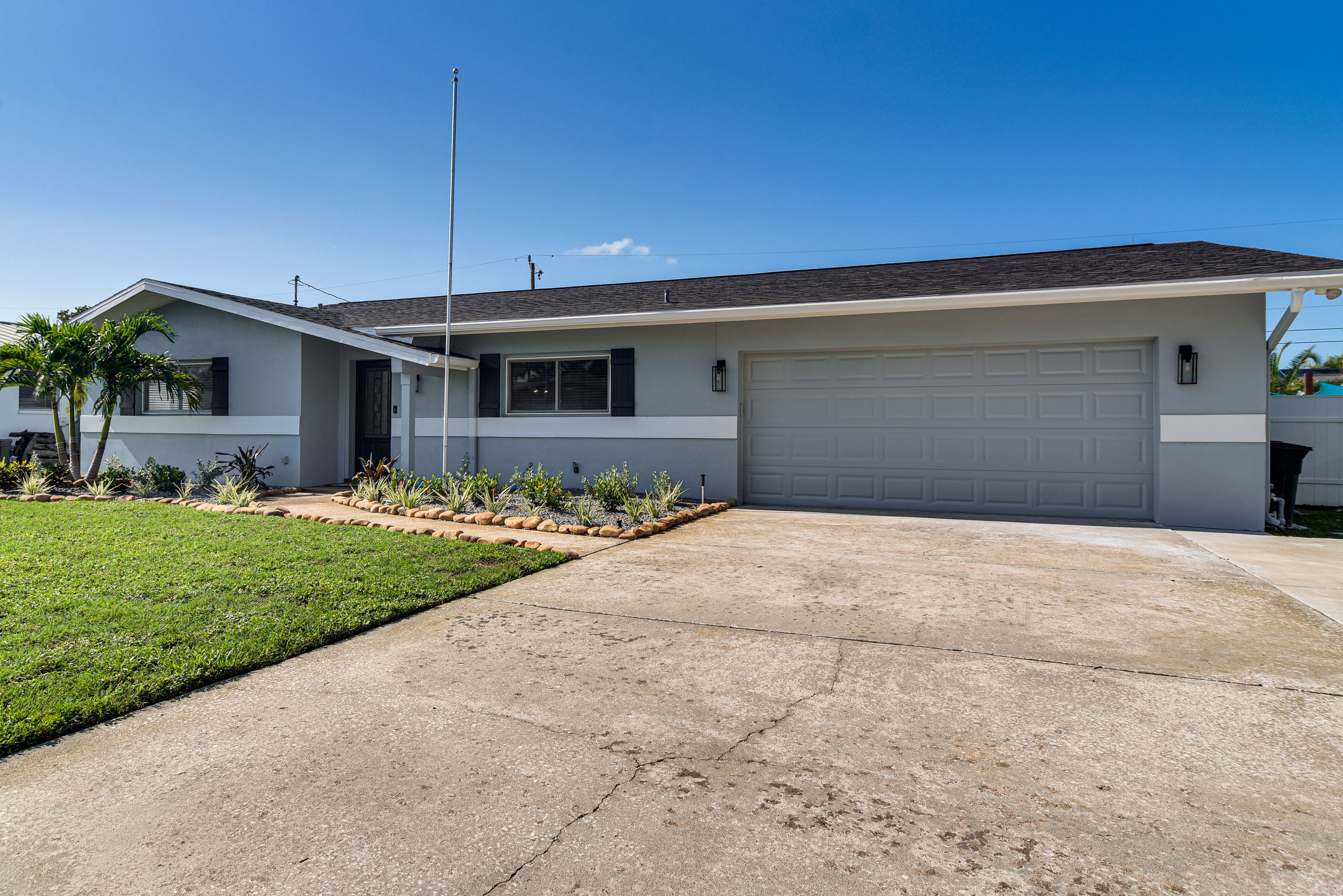 Parking | Garage (1 Vehicle) | Driveway (3 Vehicles) | Trailer Parking Allowed
