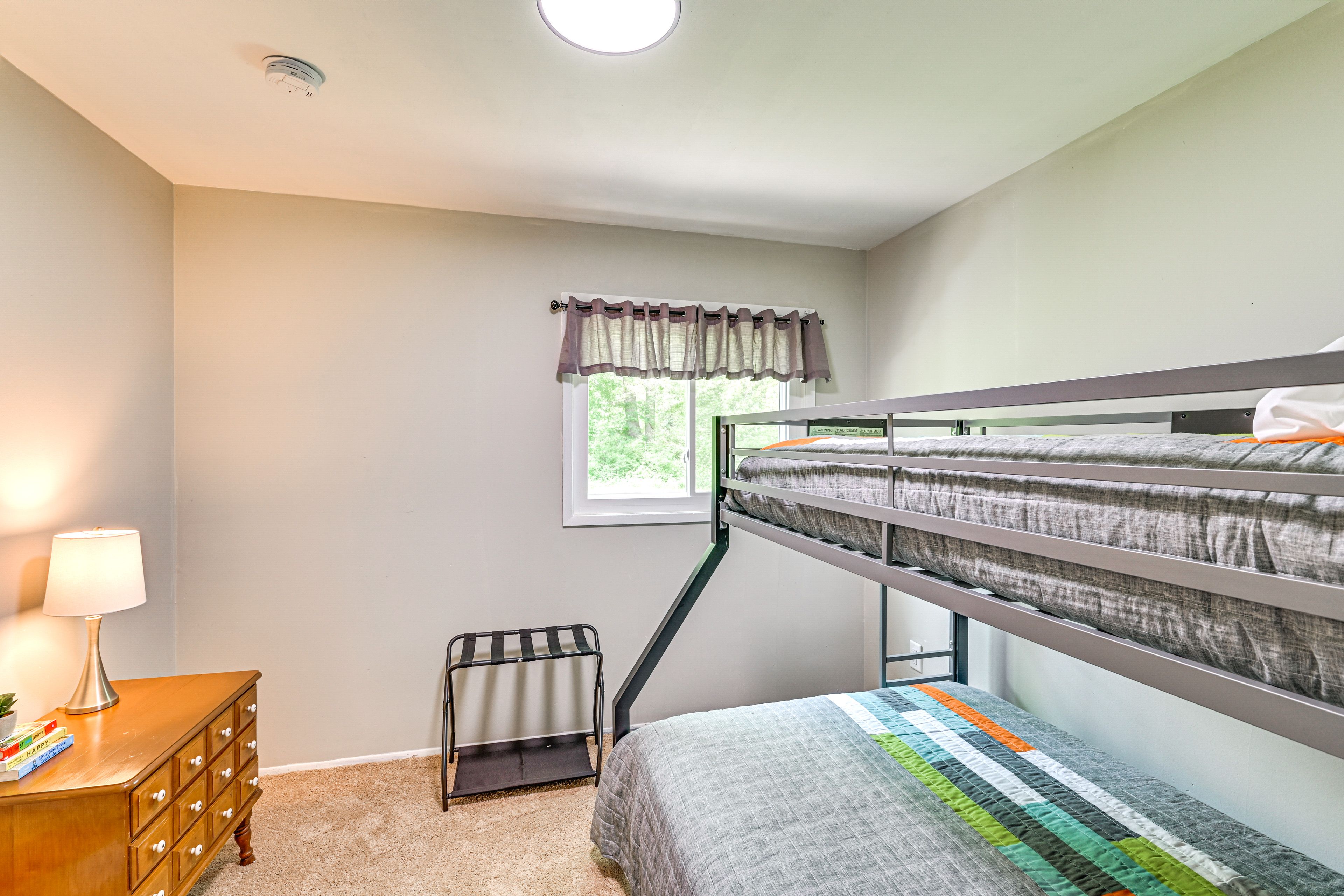Bedroom 3 | Twin/Full Bunk Bed