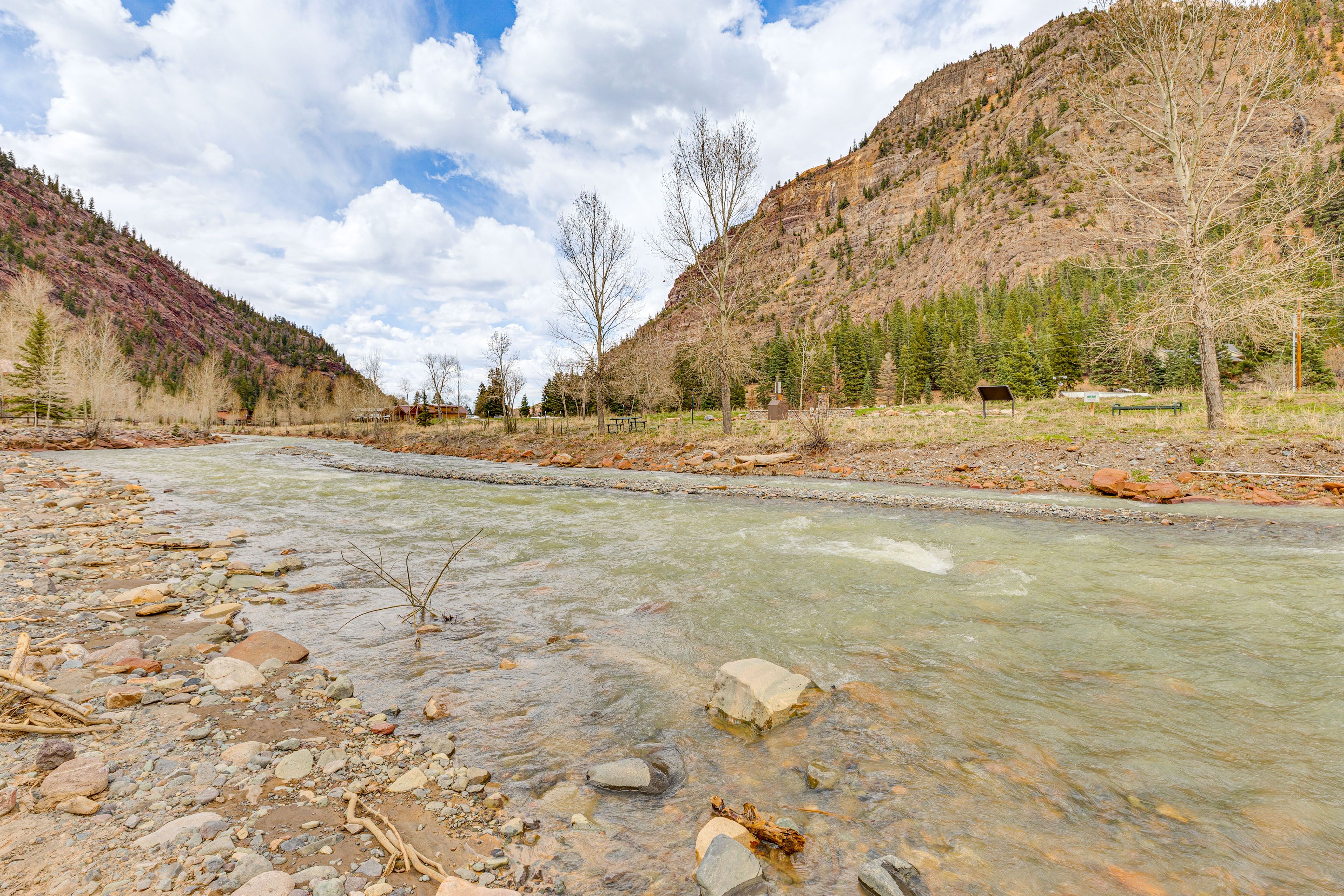 Uncompahgre River On-Site | Single-Story Home