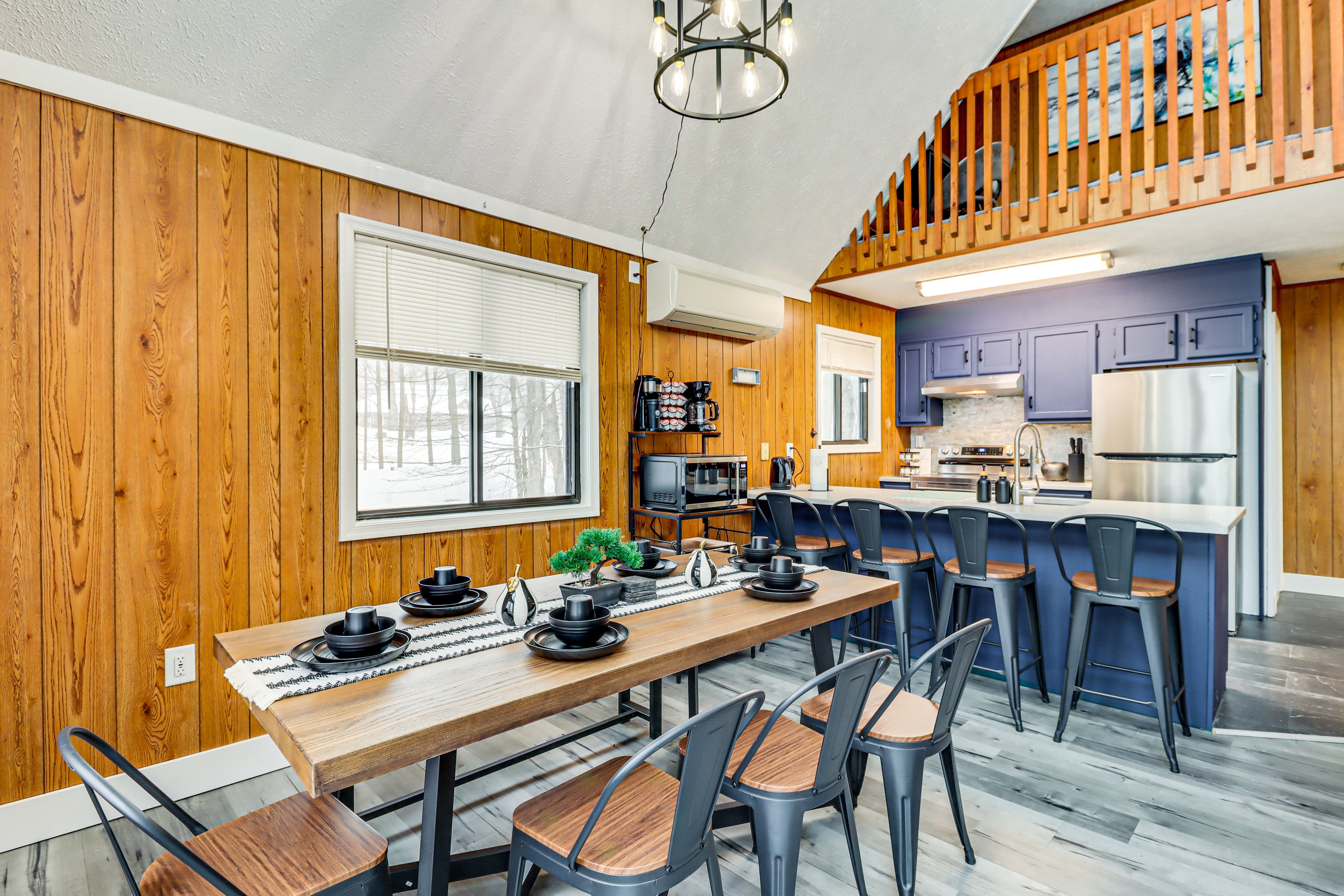 3-Story Home | 2 Coffee Makers | 2 Fireplaces