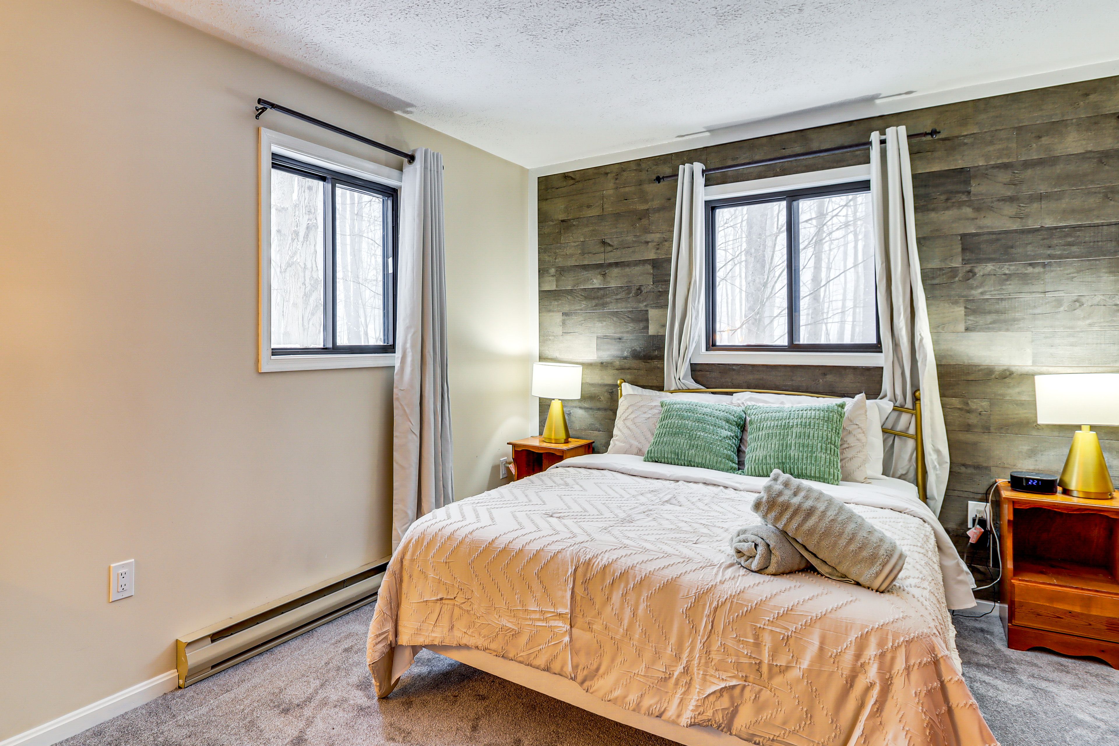 Bedroom 1 | 1st Floor | Queen Bed