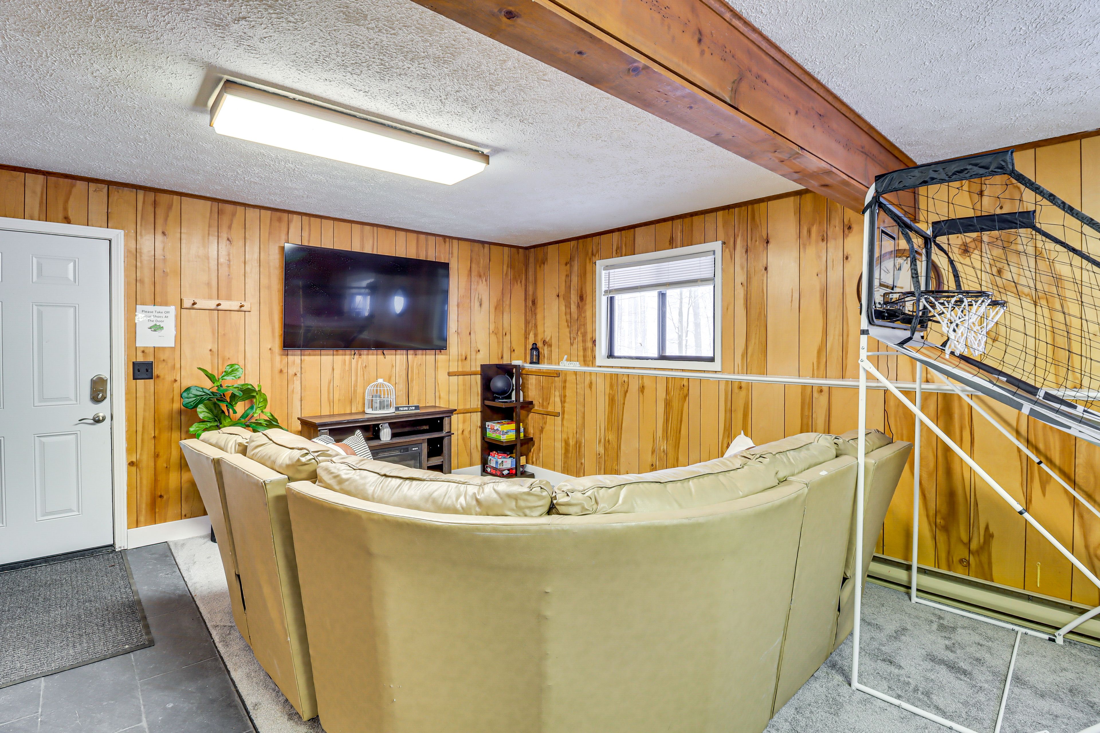 Family Room | Basement | Smart TV | Electric Fireplace