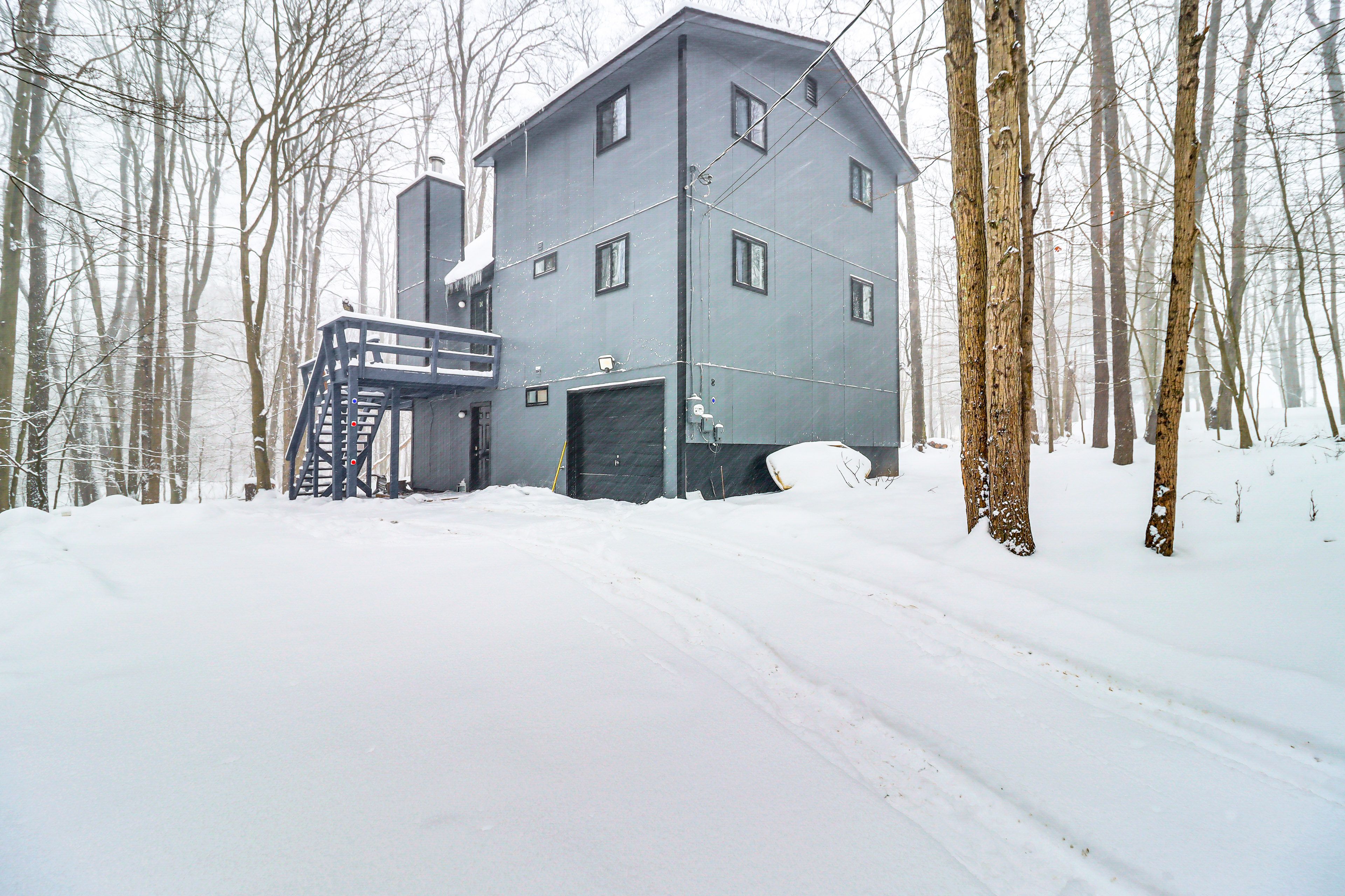 Parking | Driveway (4 Vehicles)