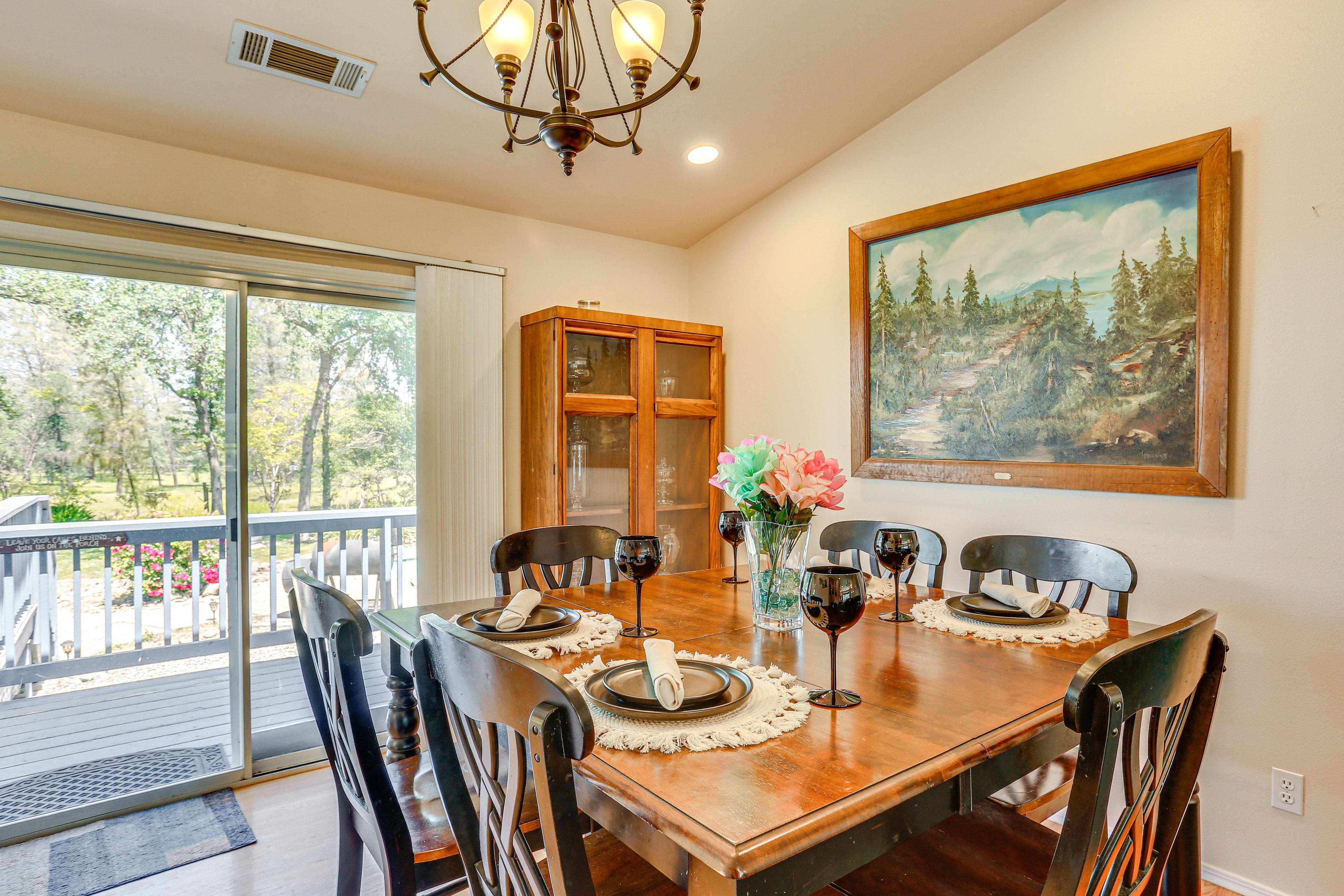 Dining Area | Open Floor Plan