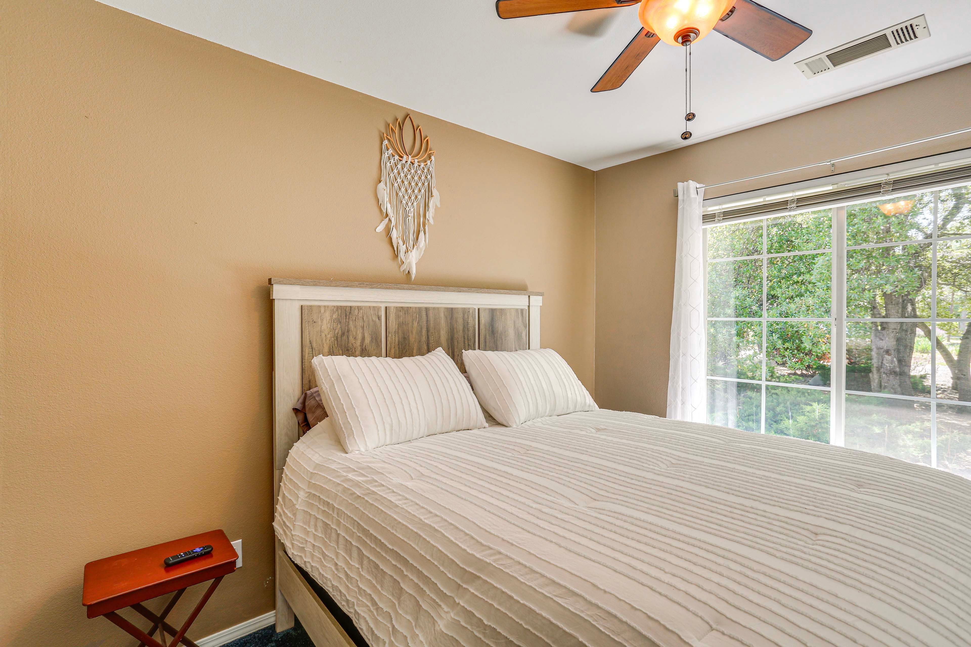 Bedroom 2 | Queen Bed | Smart TV w/ Cable