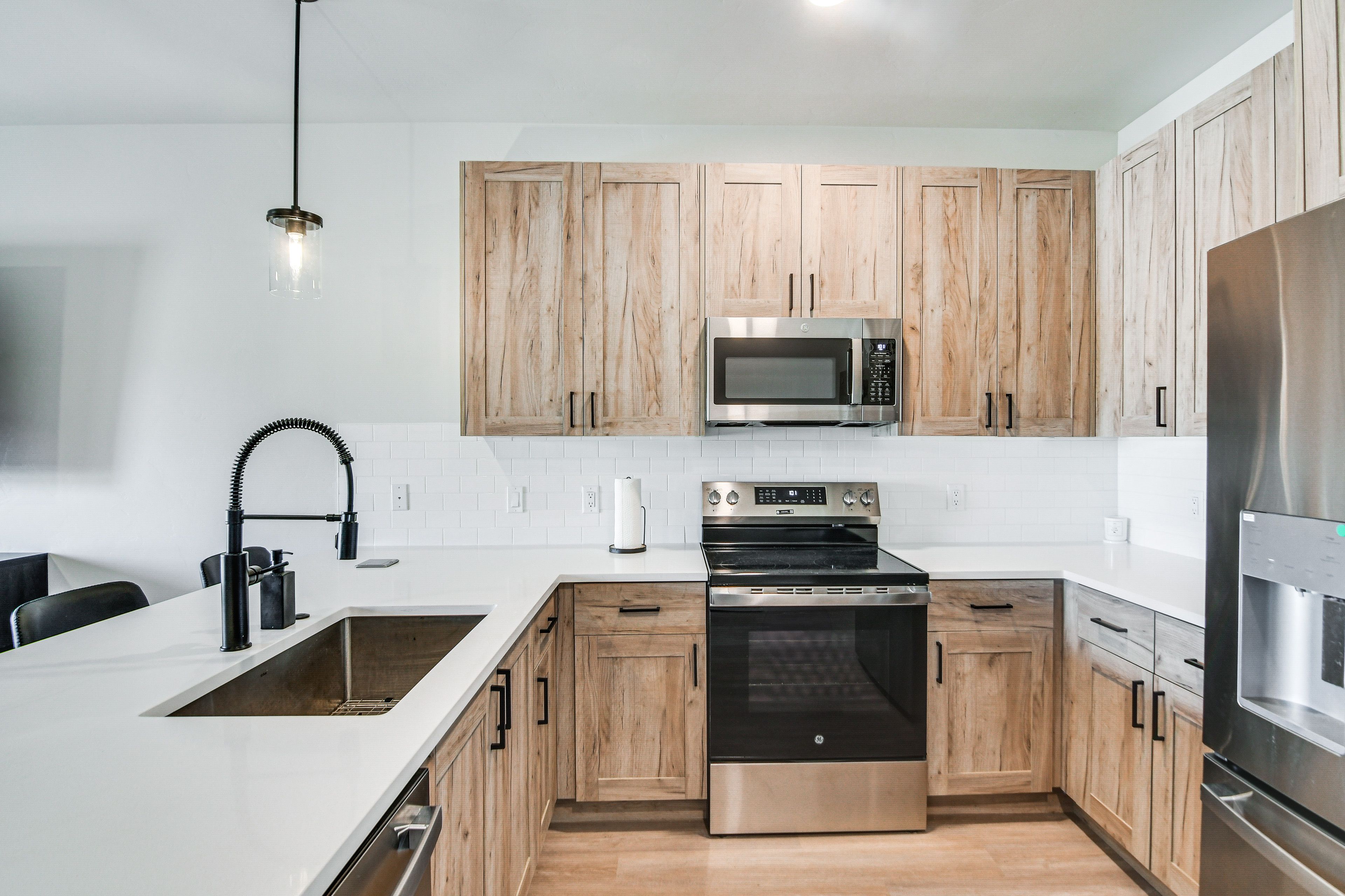 Kitchen | Cooking Basics | Coffee Maker | Breakfast Bar | Main Level