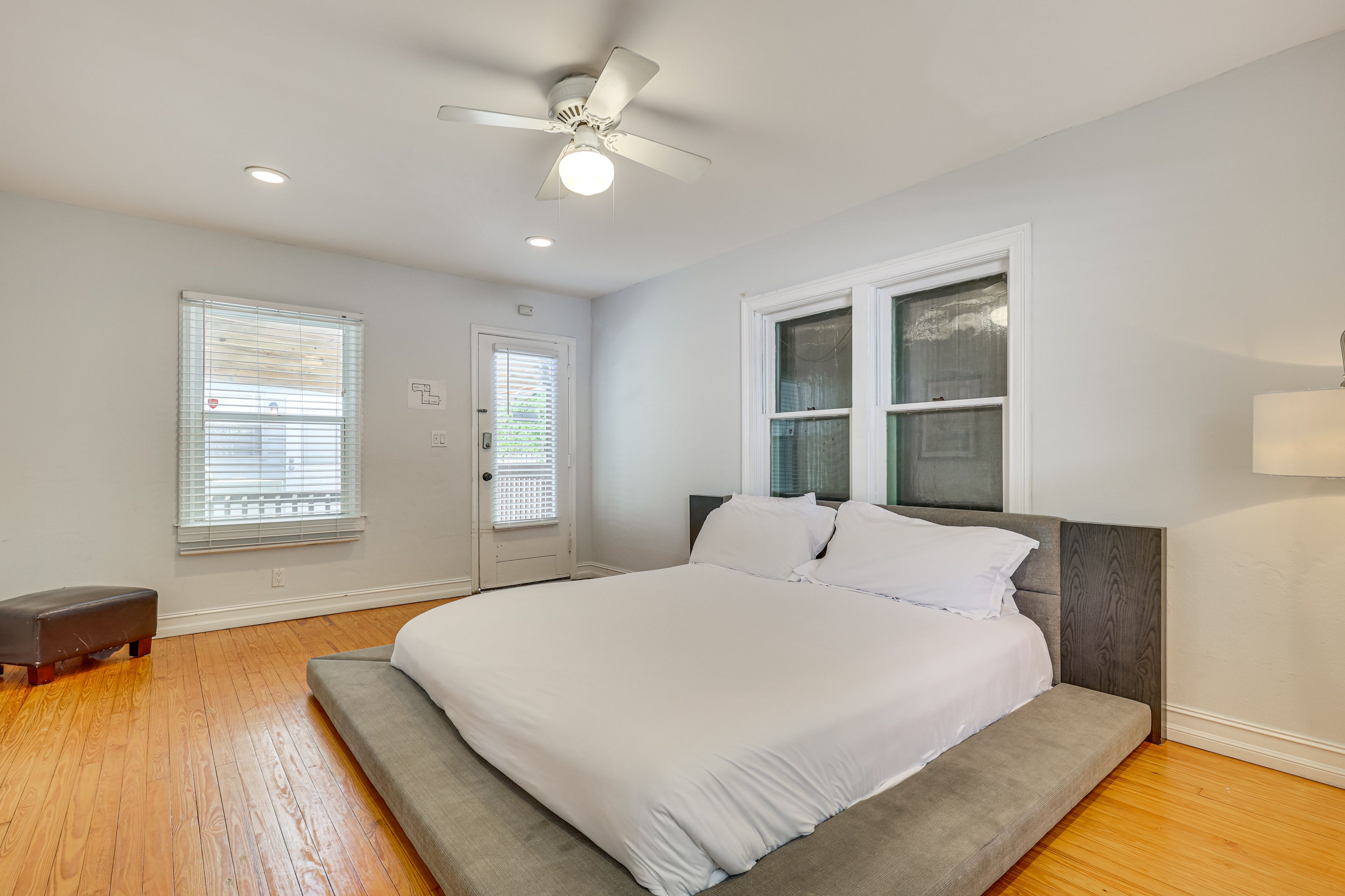 Bedroom | King Bed | Linens Provided