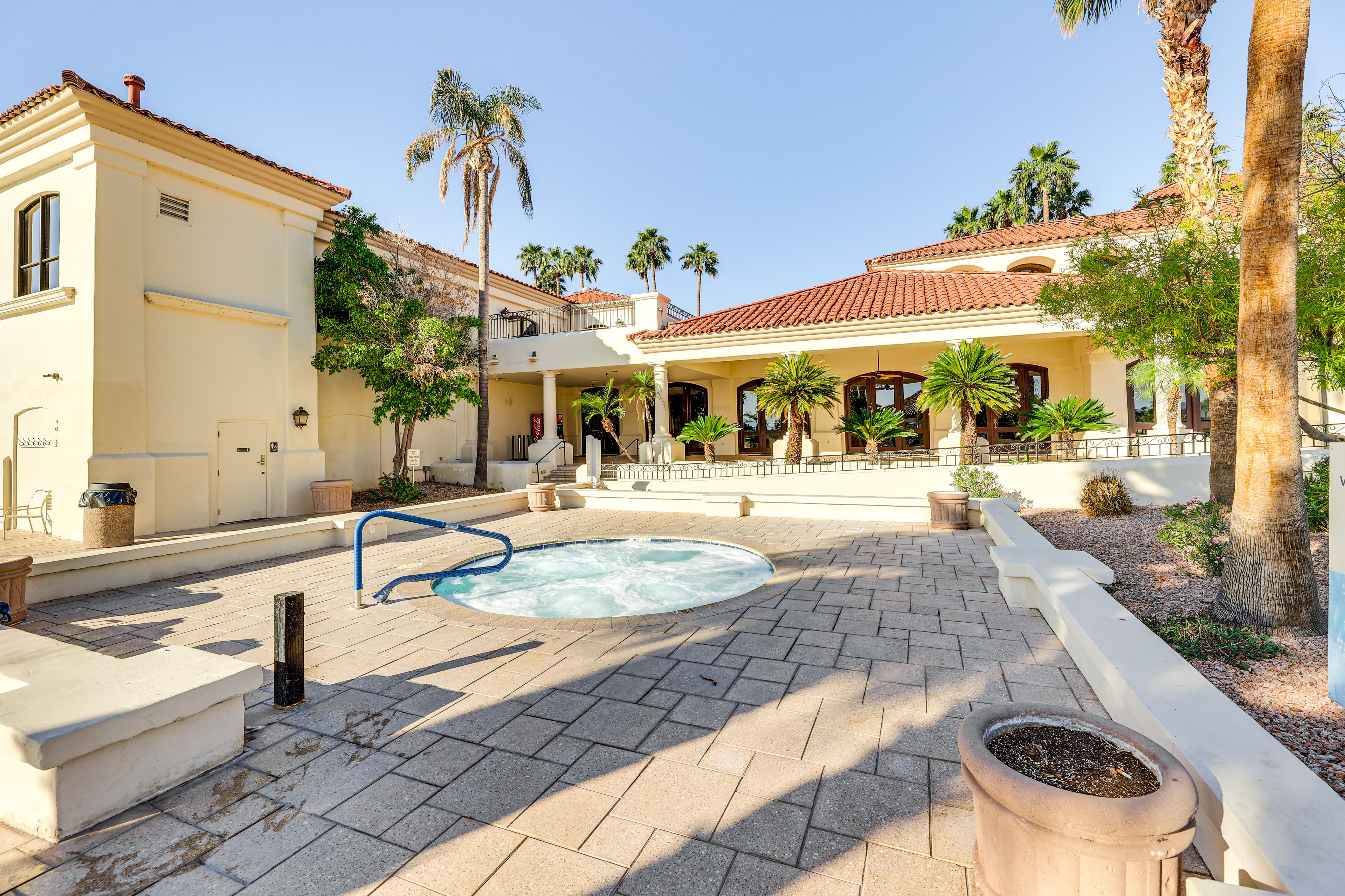 Enclave at Val Vista Lakes | Community Amenities