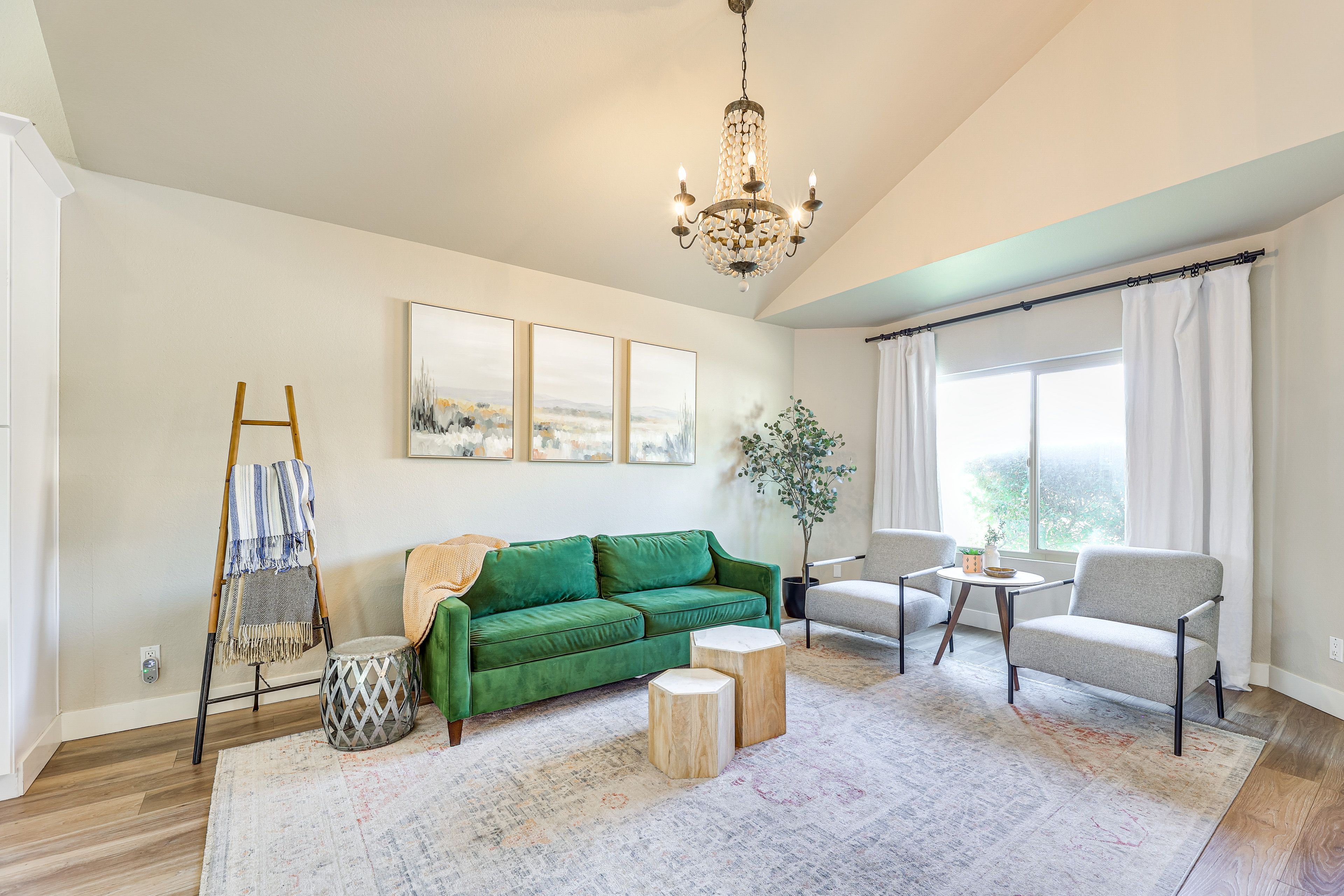 Sitting Room | Free WiFi | Electric A/C & Heat | 1st Floor