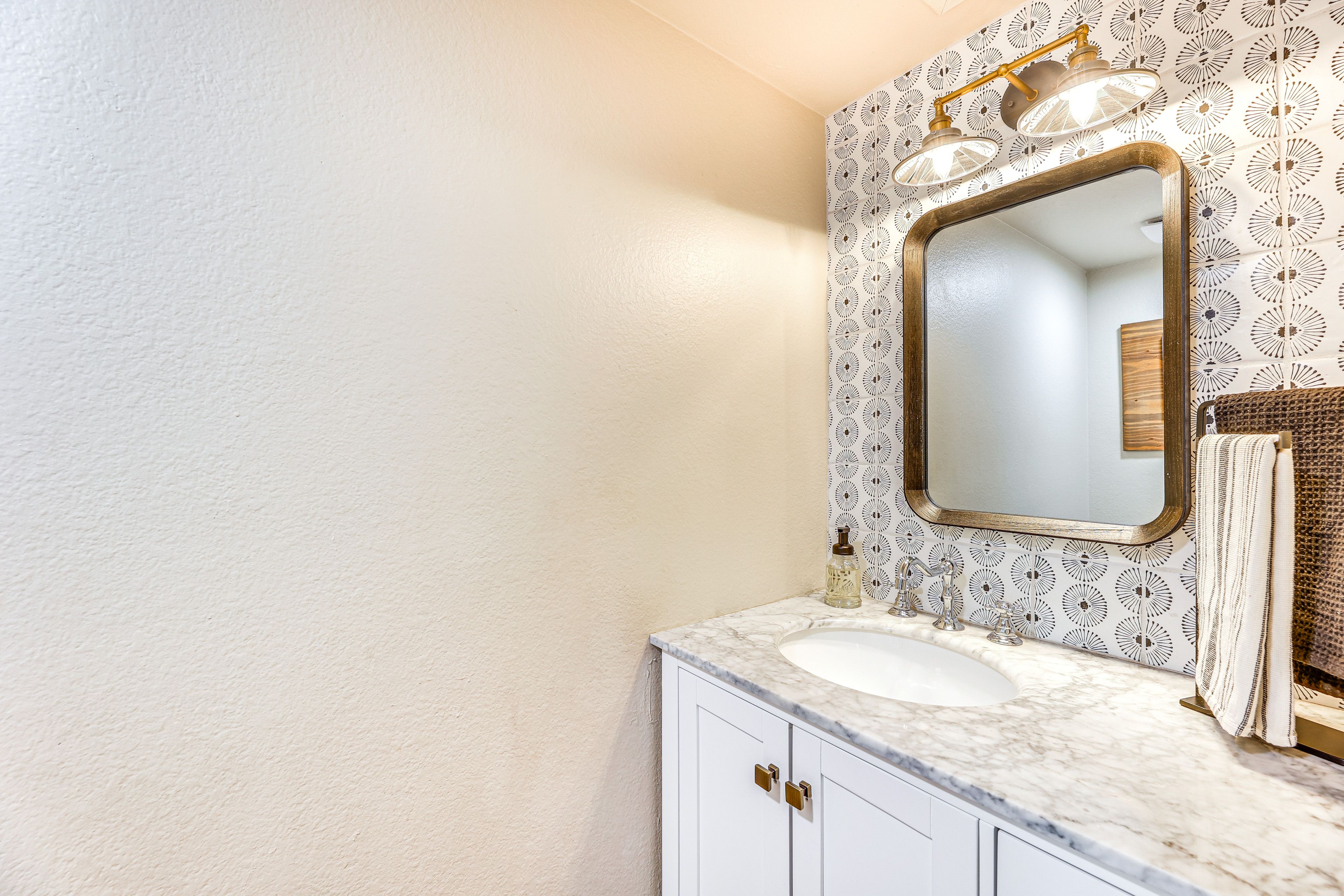 Half Bathroom | 1st Floor