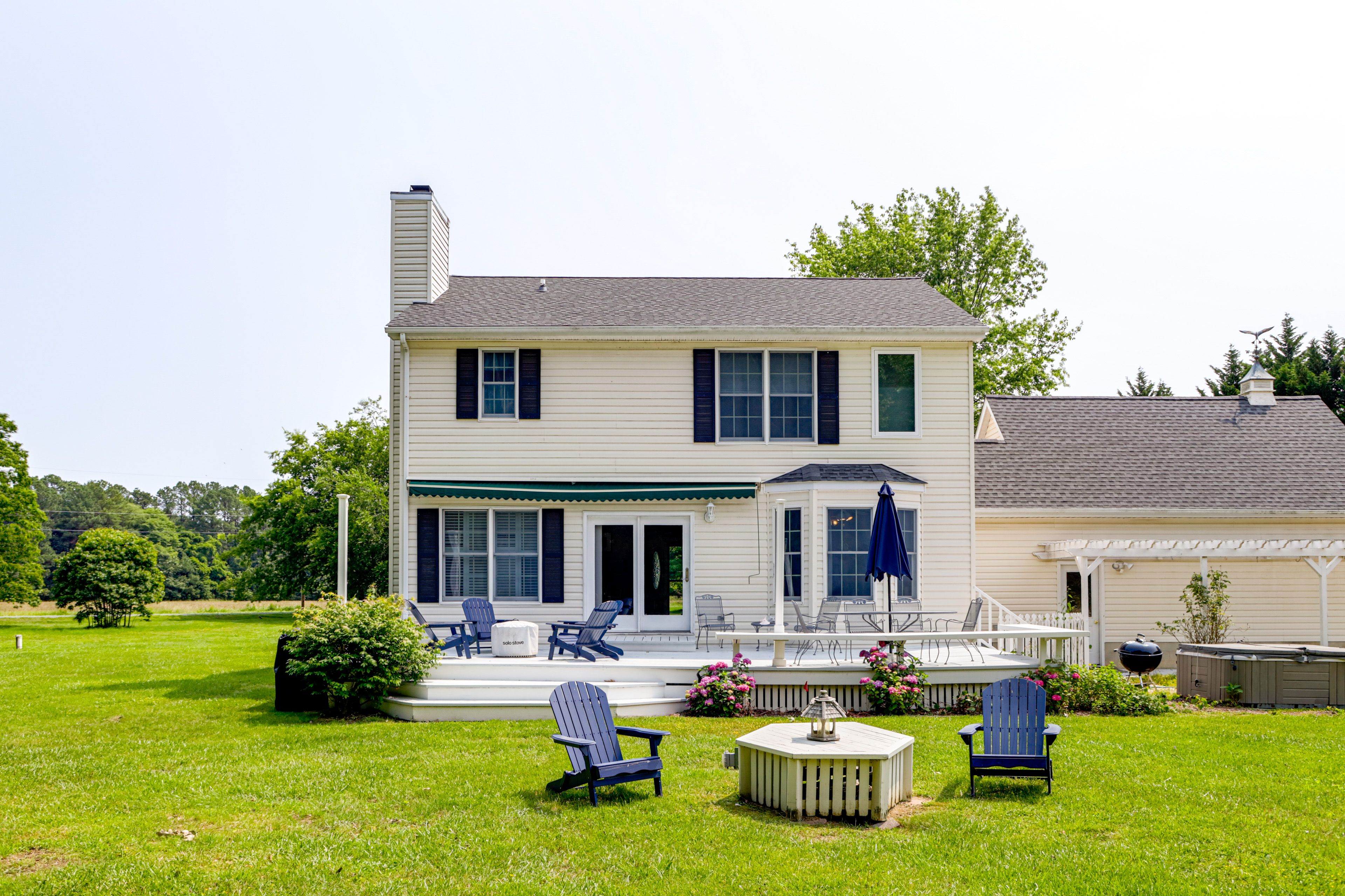 Bozman Vacation Rental | 4BR | 2.5BA | 5 Steps to Enter | 2,400 Sq Ft