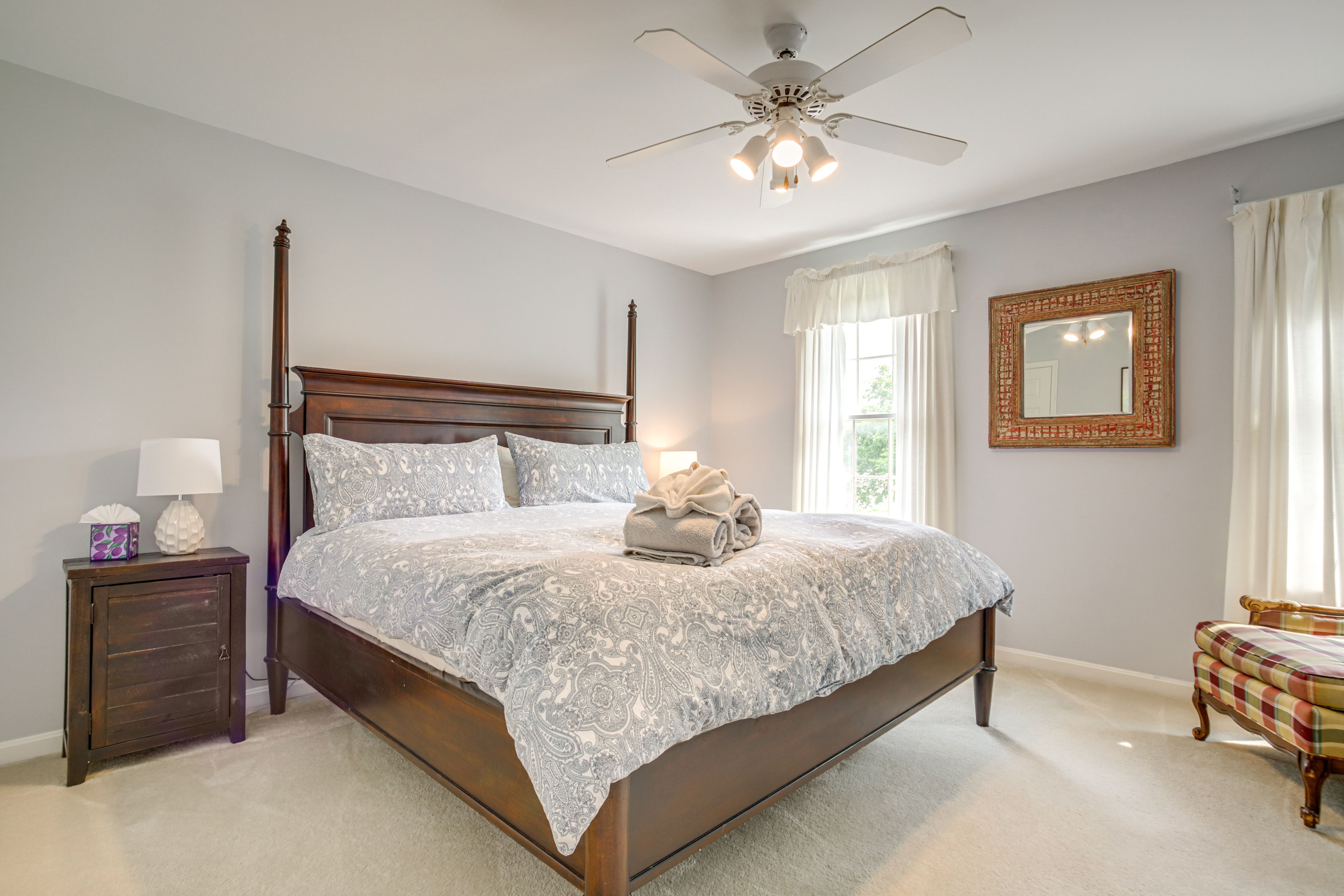 Bedroom 2 | 2nd Floor | King Bed | Smart TV