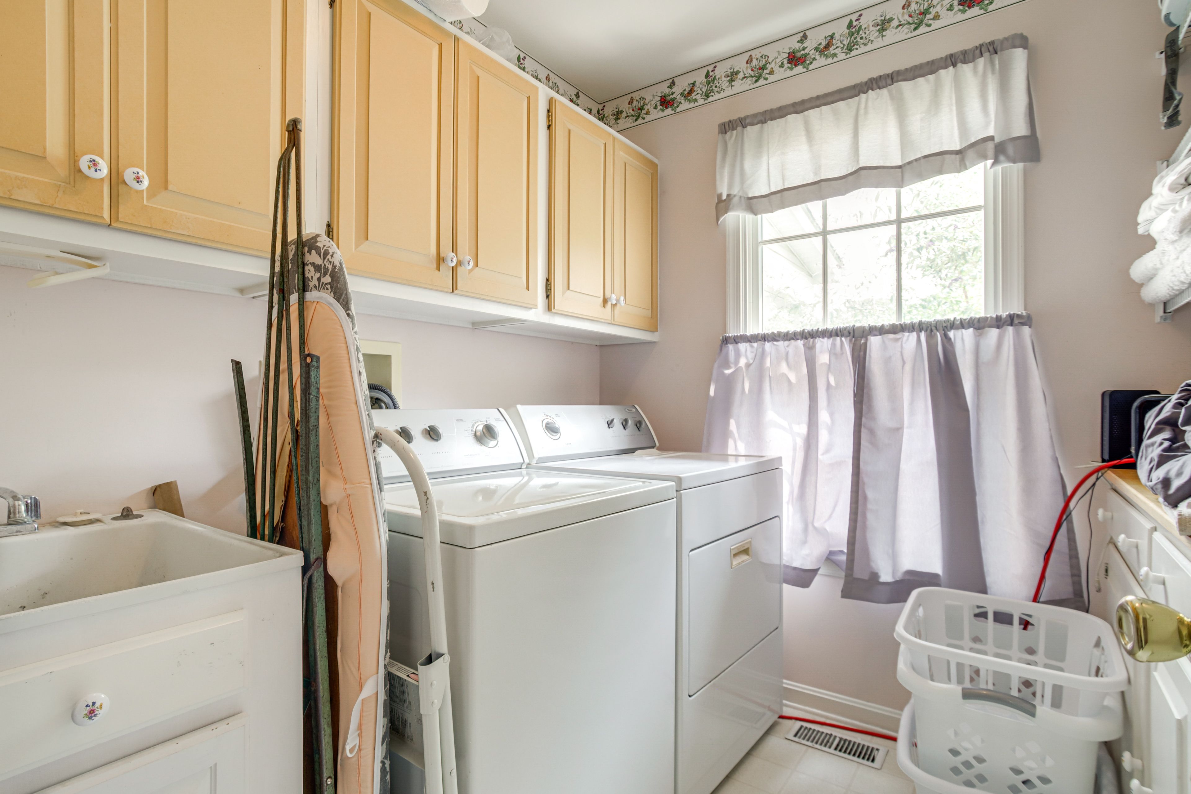 Laundry Room | Washer & Dryer