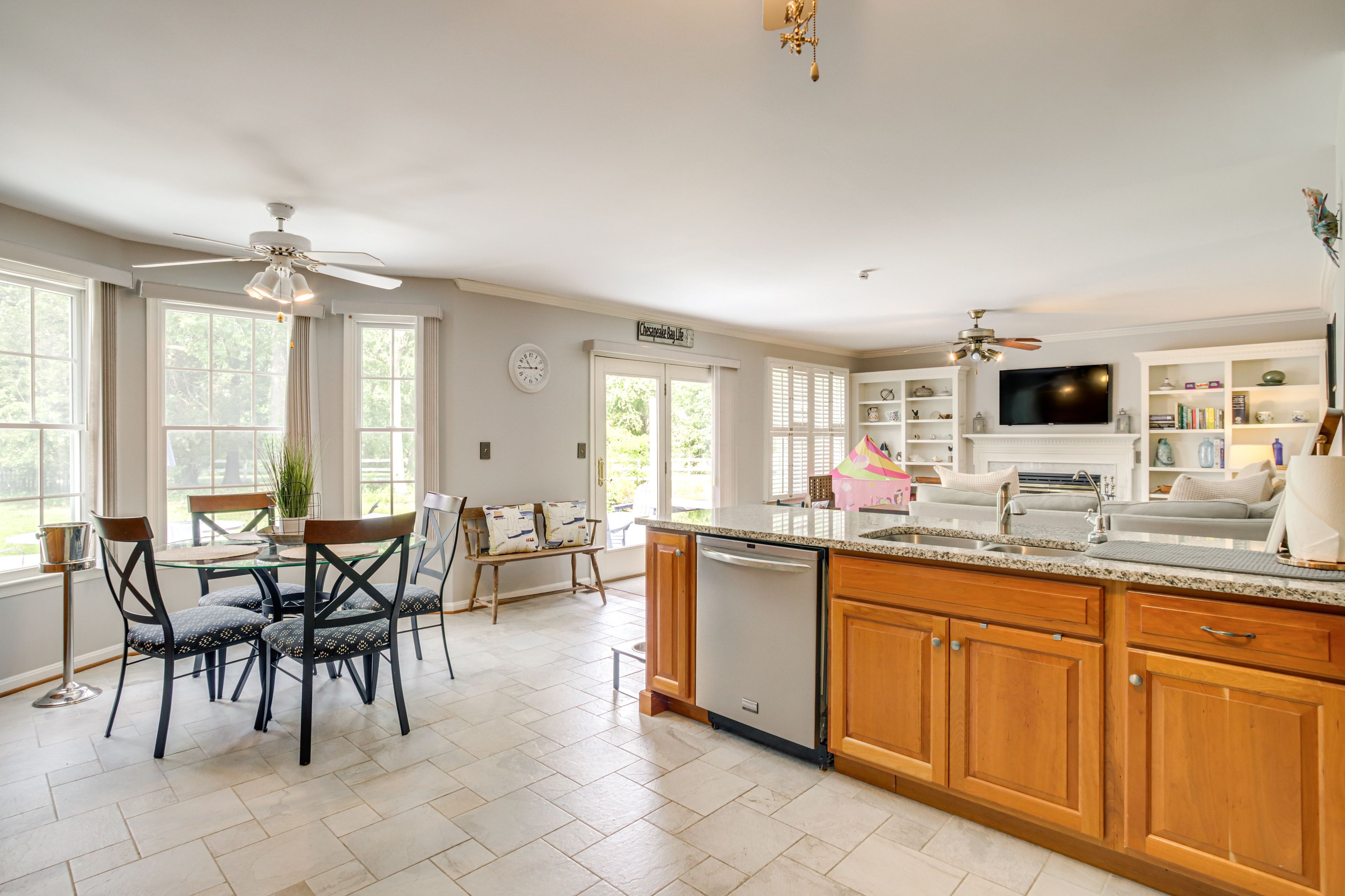 Breakfast Nook | 1st Floor