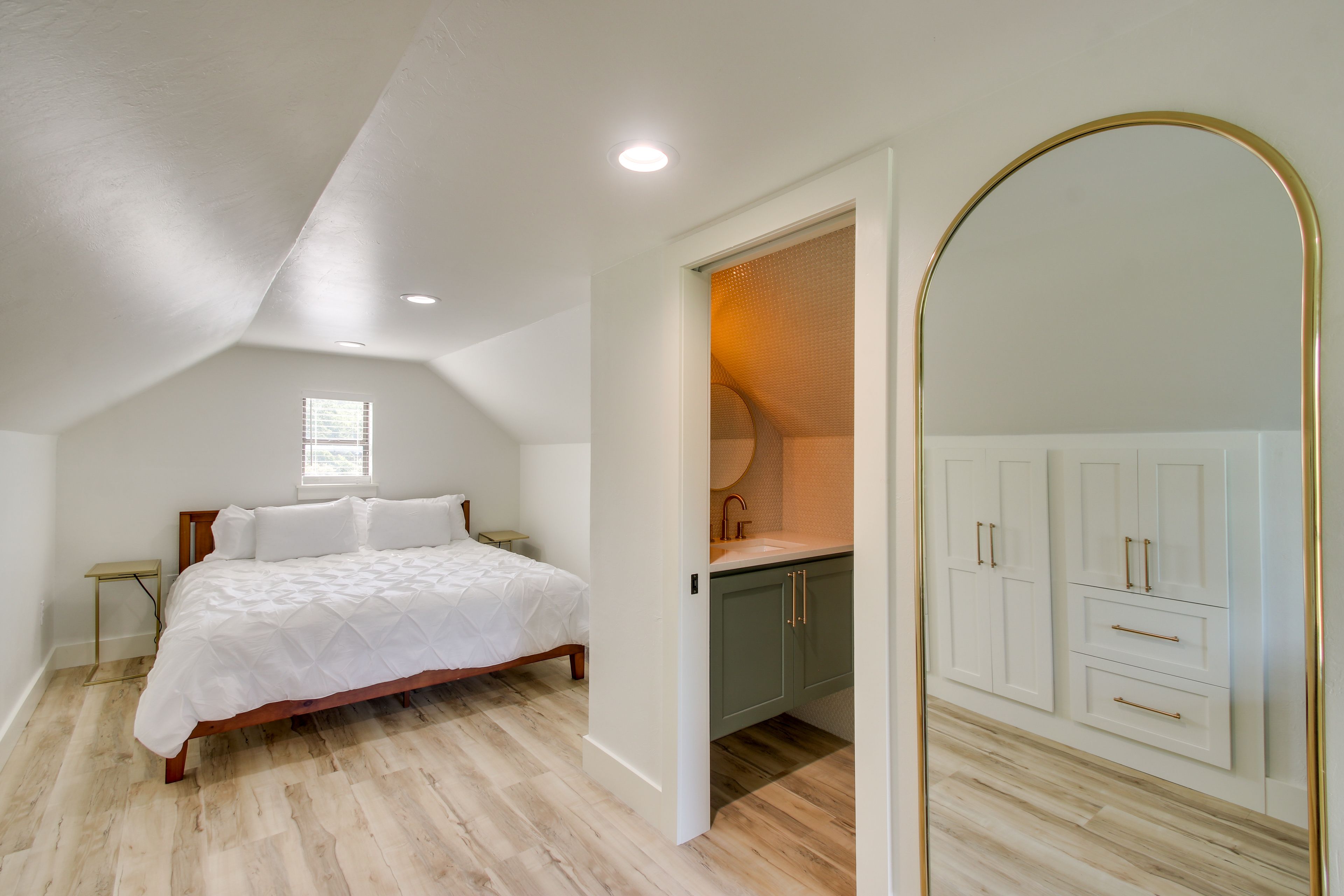 Bedroom 2 | Loft Area | King Bed | 2nd Floor