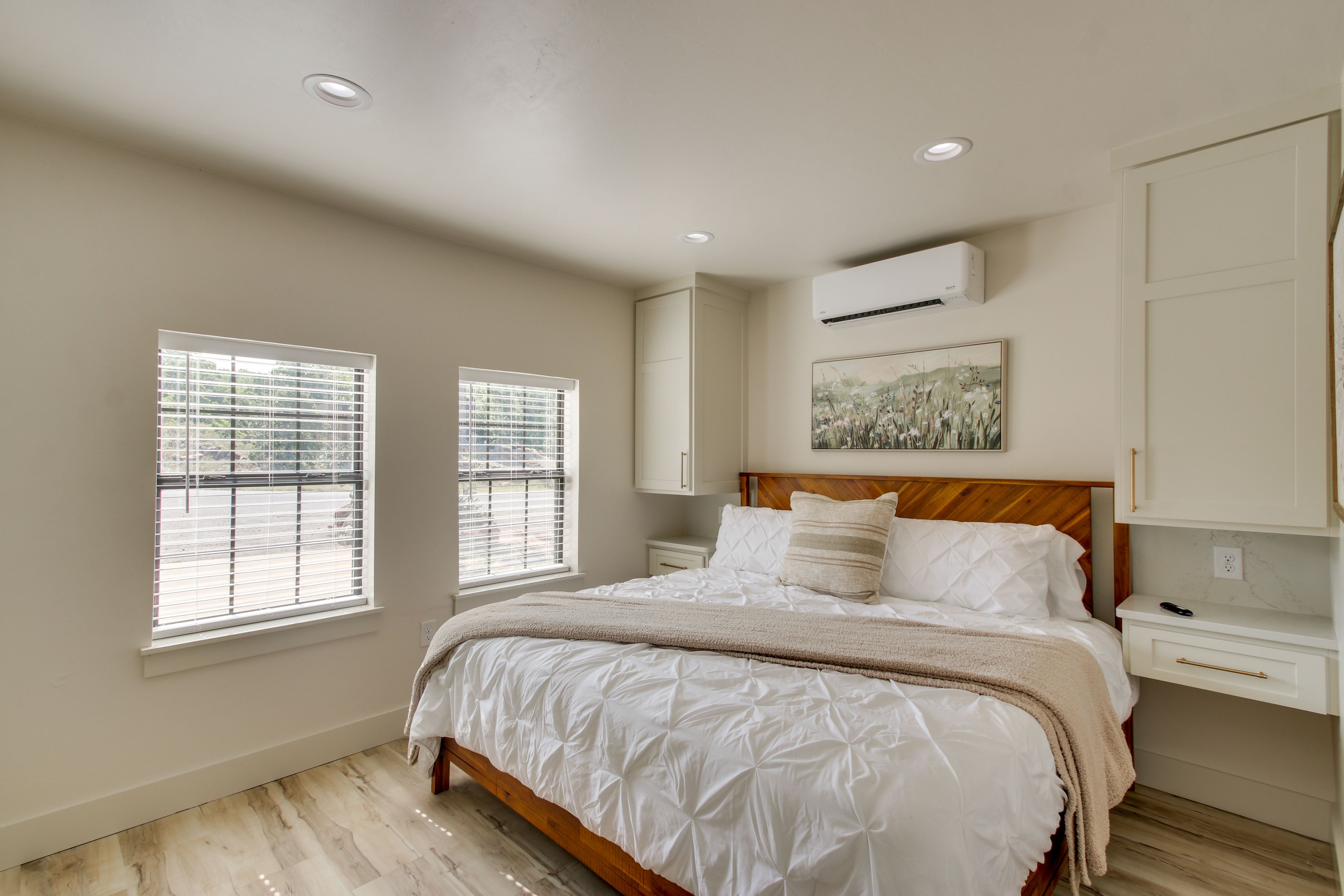 Bedroom 1 | King Bed | 1st Floor