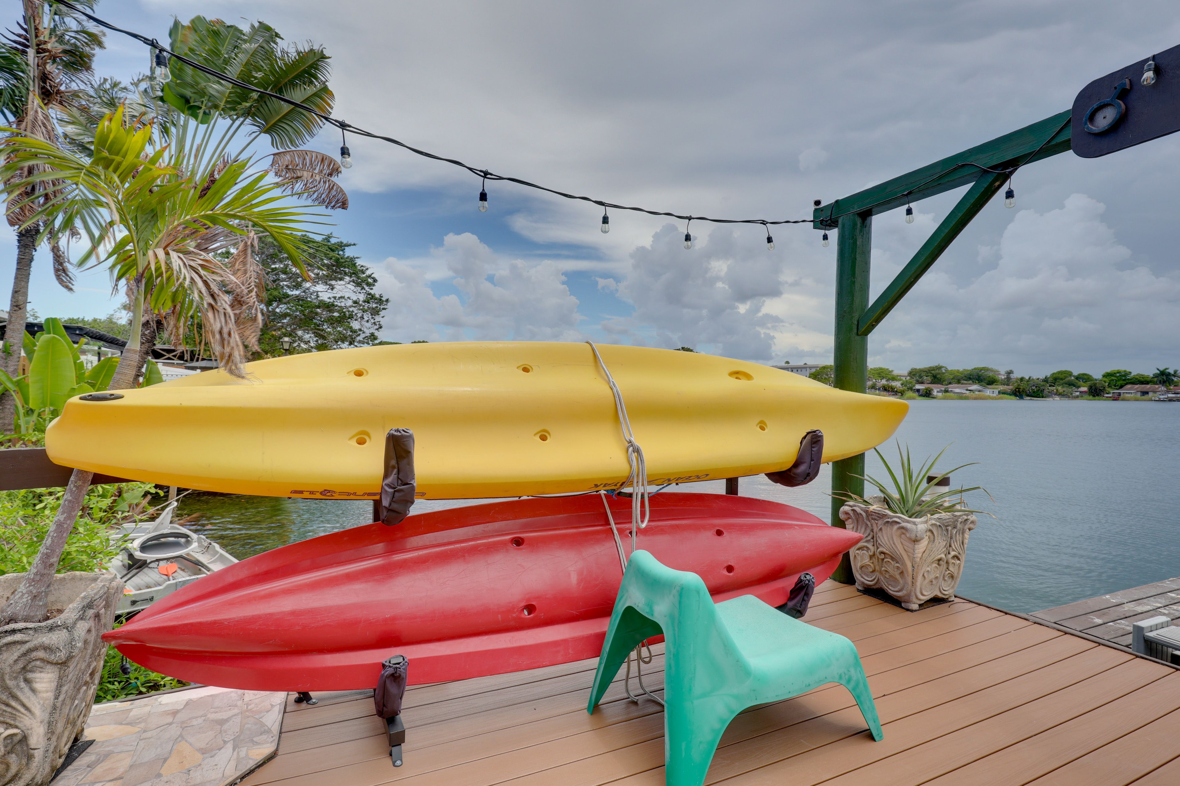 Lake Access On-Site | Dock | Kayaks