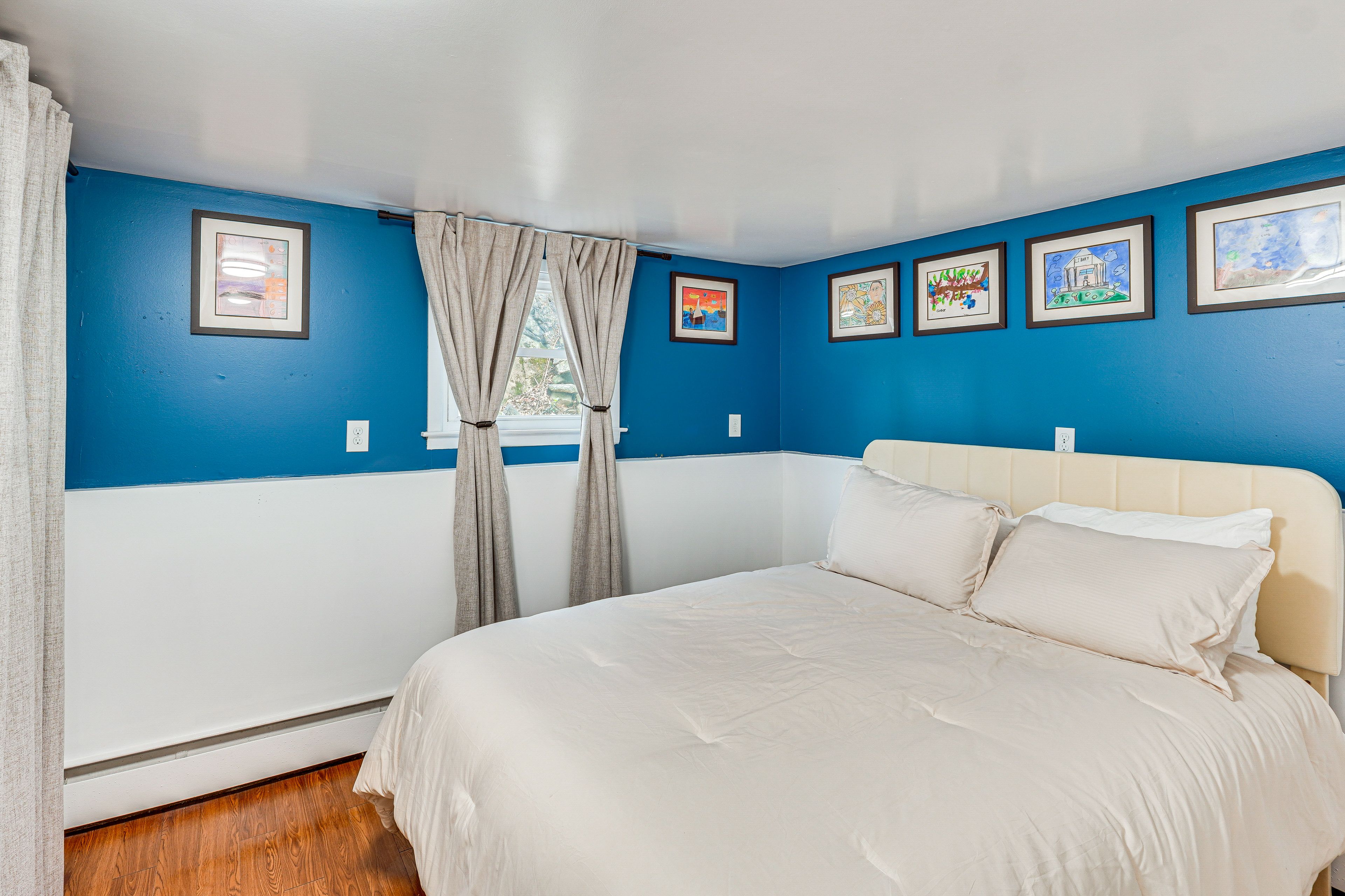 Bedroom 4 | Queen Bed | Basement