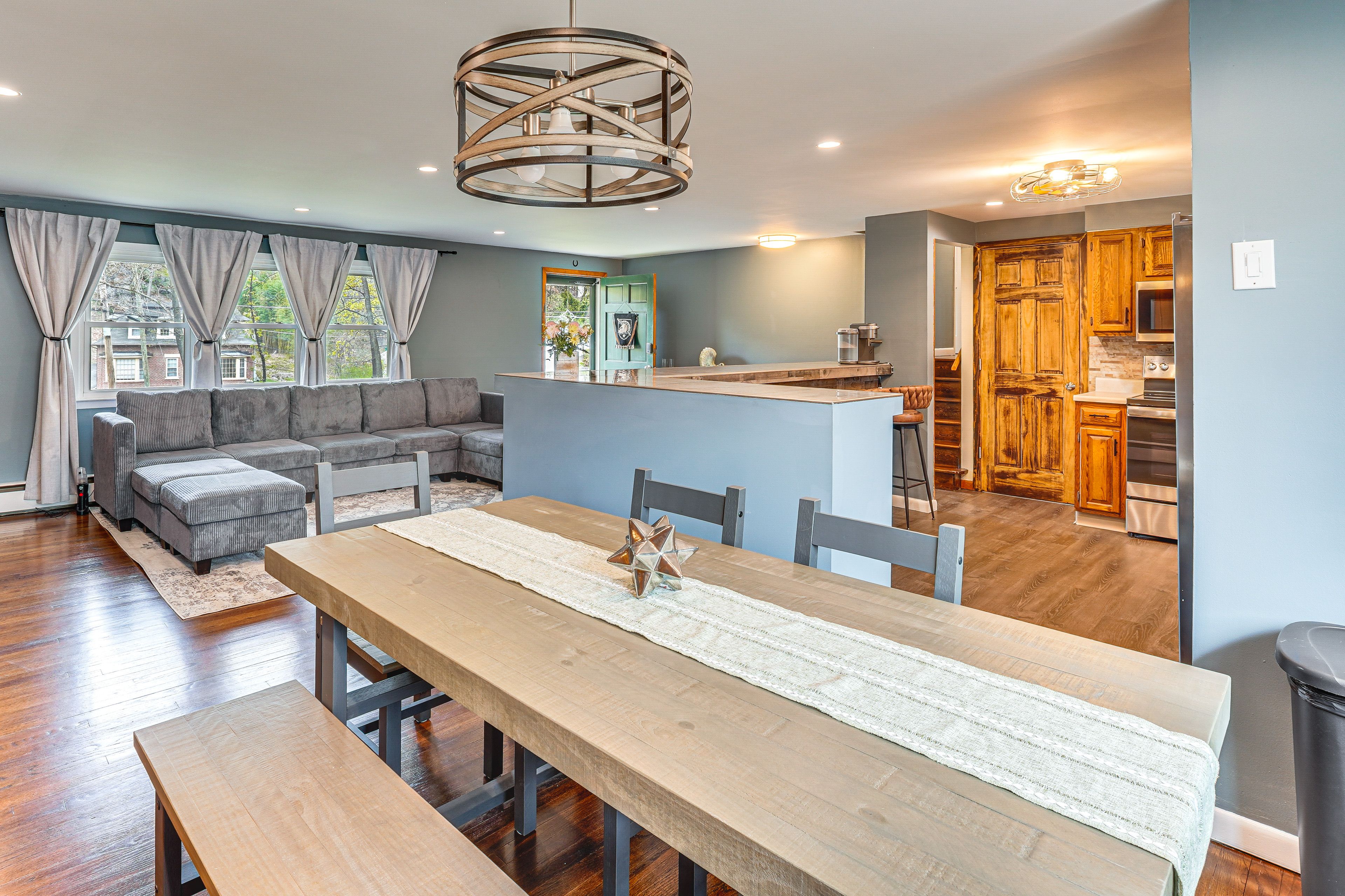 Highland Falls Vacation Rental | 4BR | 2.5BA | 1,824 Sq Ft | Stairs Required