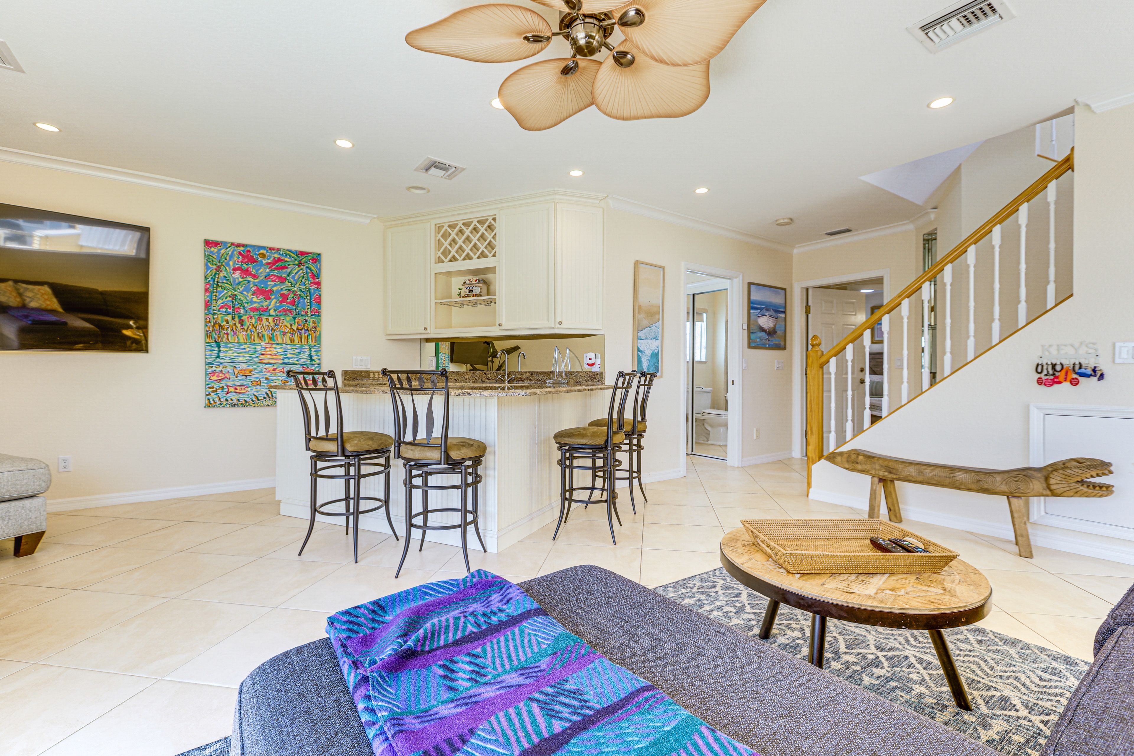 Family Room | 1st Floor | Queen Sleeper Sofa | Smart TV