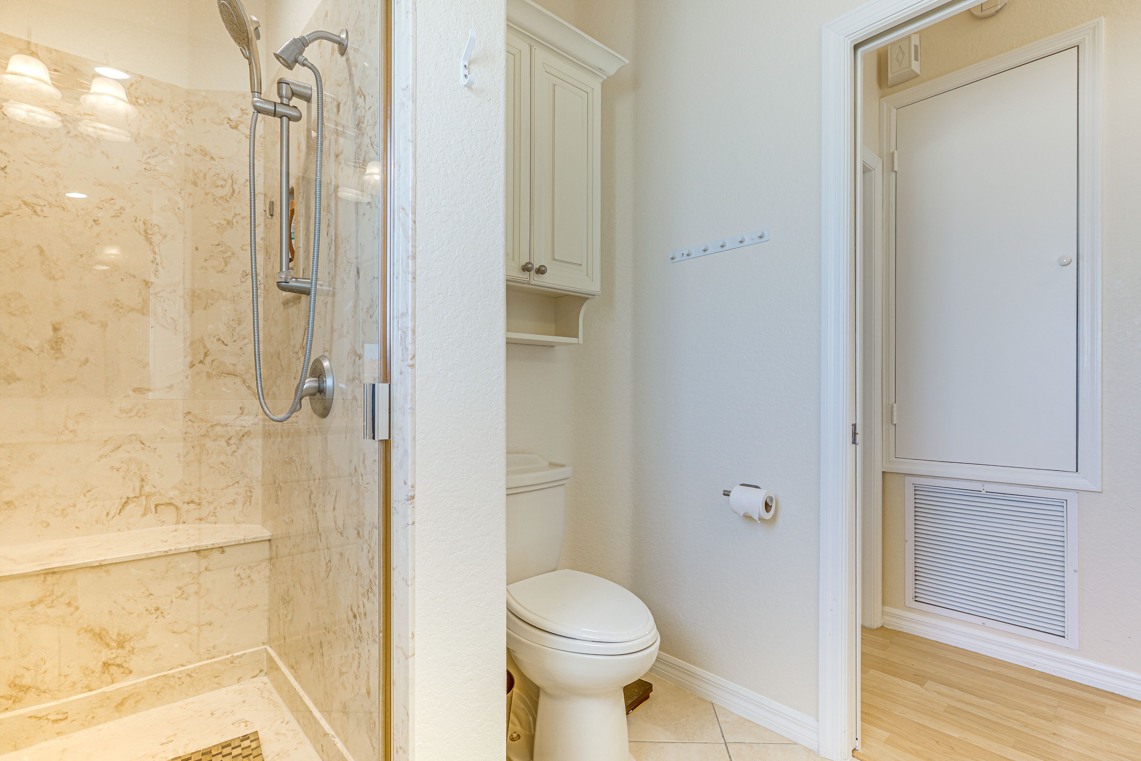 Full Bathroom | 2nd Floor