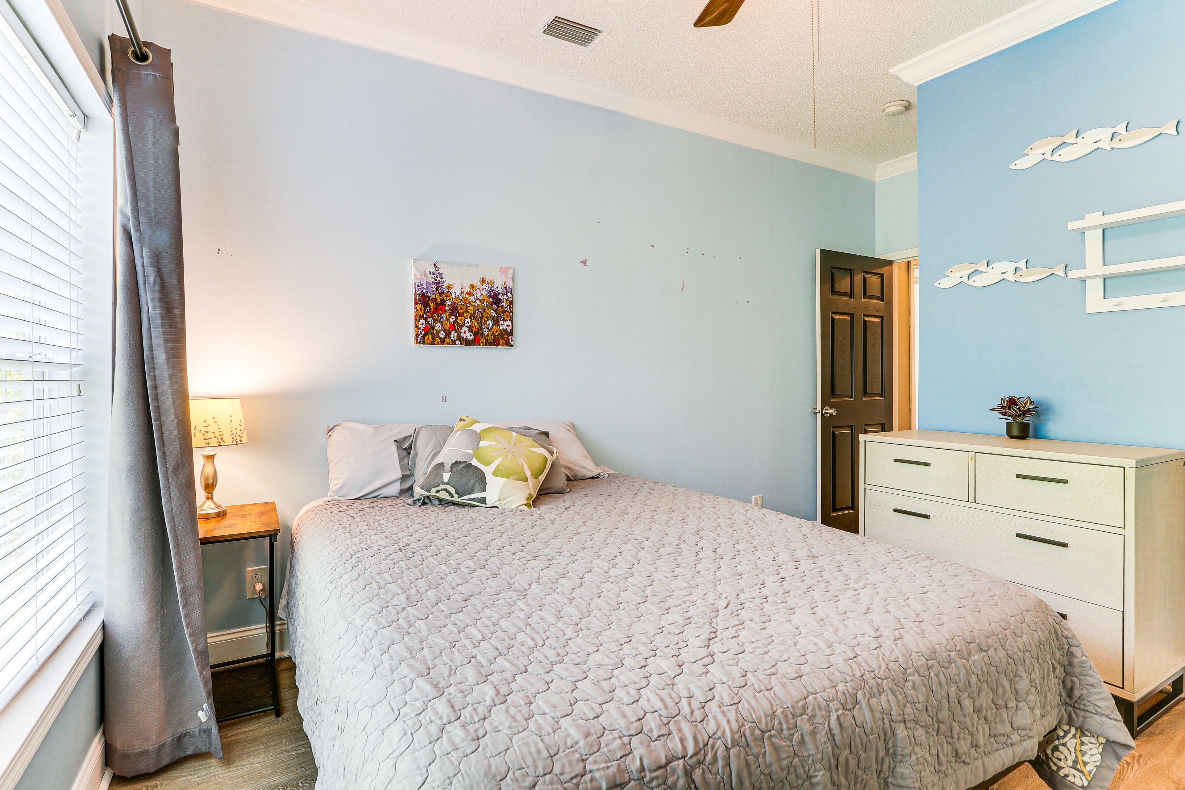 Bedroom 2 | Queen Bed