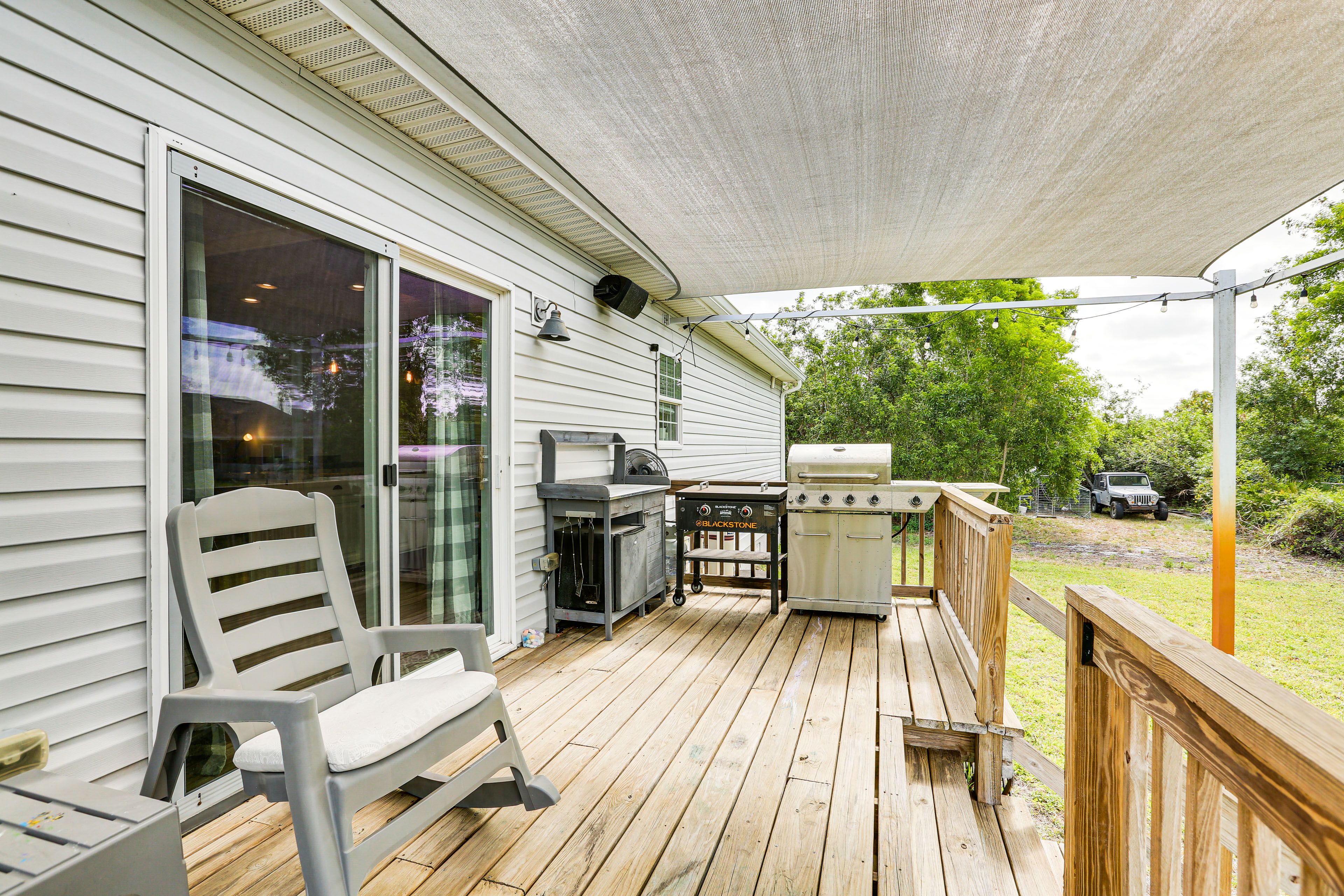 Private Deck | Gas Grill