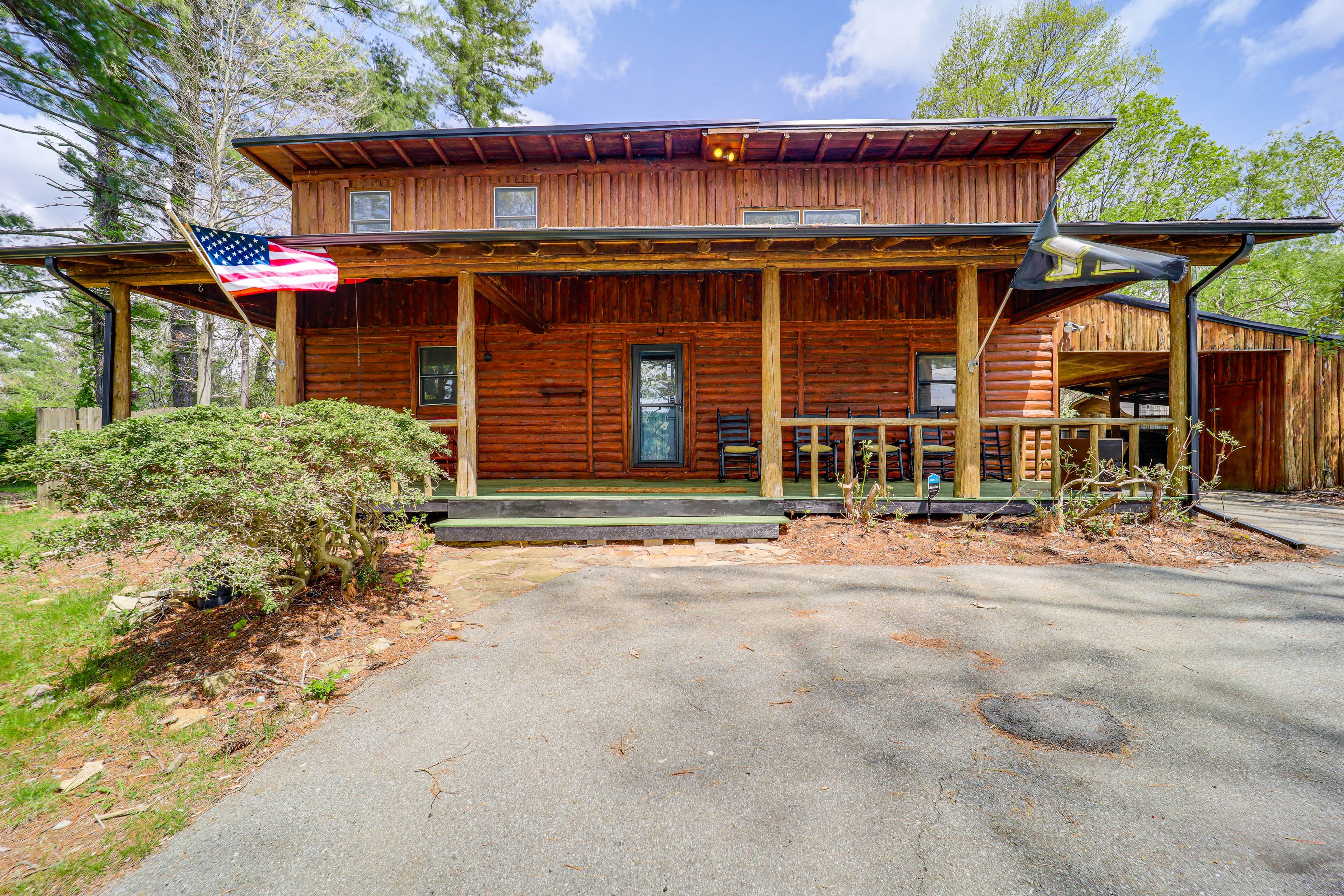 Cabin Exterior | Parking | Driveway (4 Vehicles)