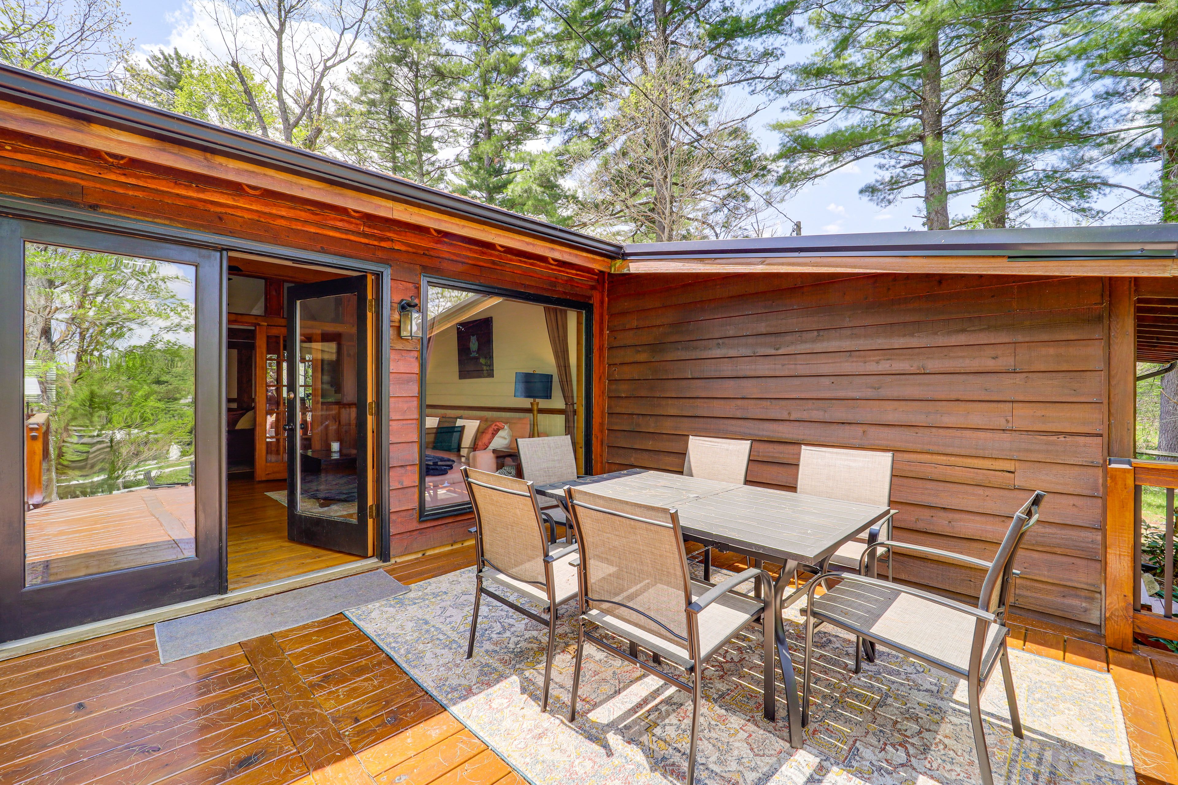 Private Deck | BBQ Grill