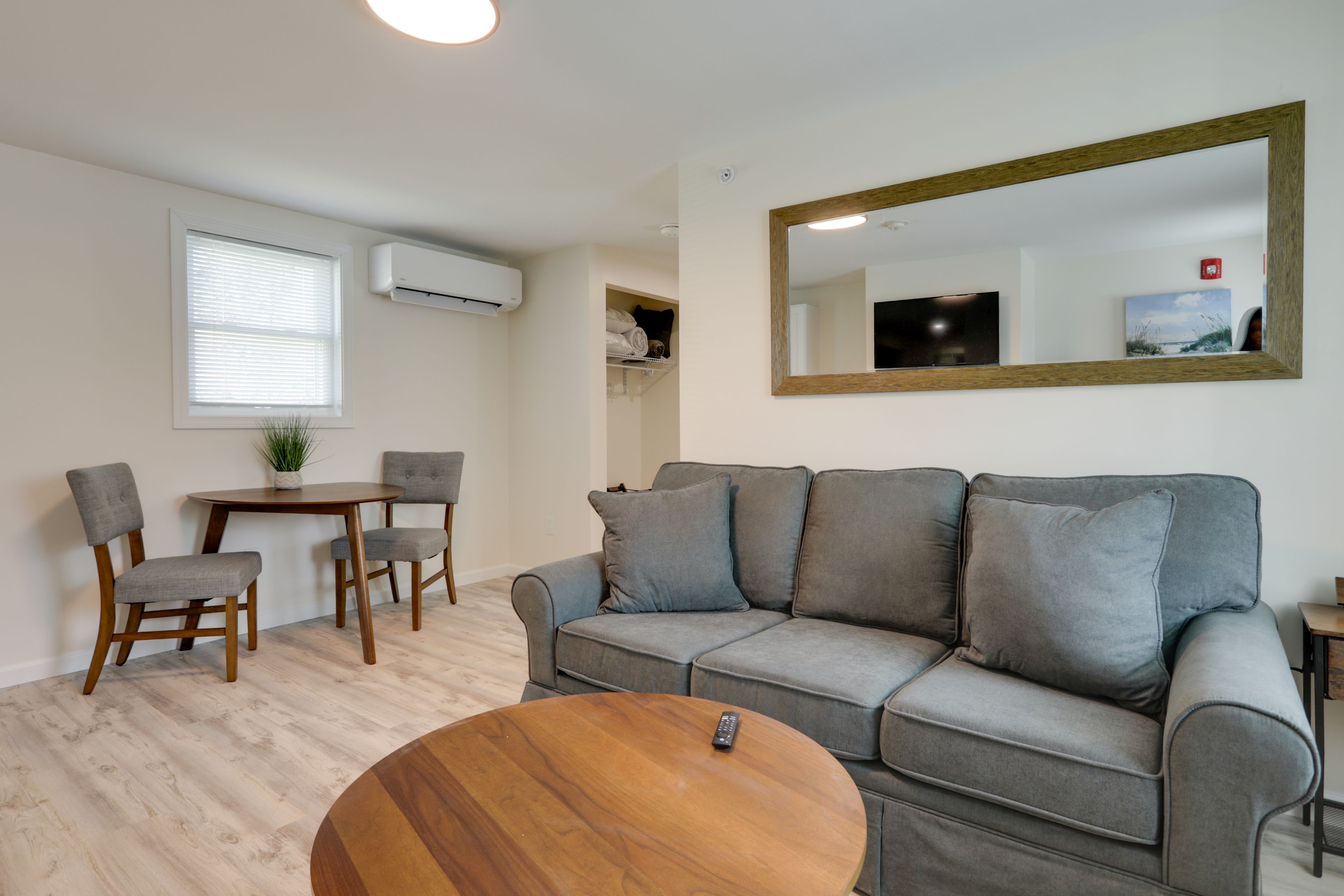 Living Room | Sleeper Sofa | Smart TV | Free WiFi