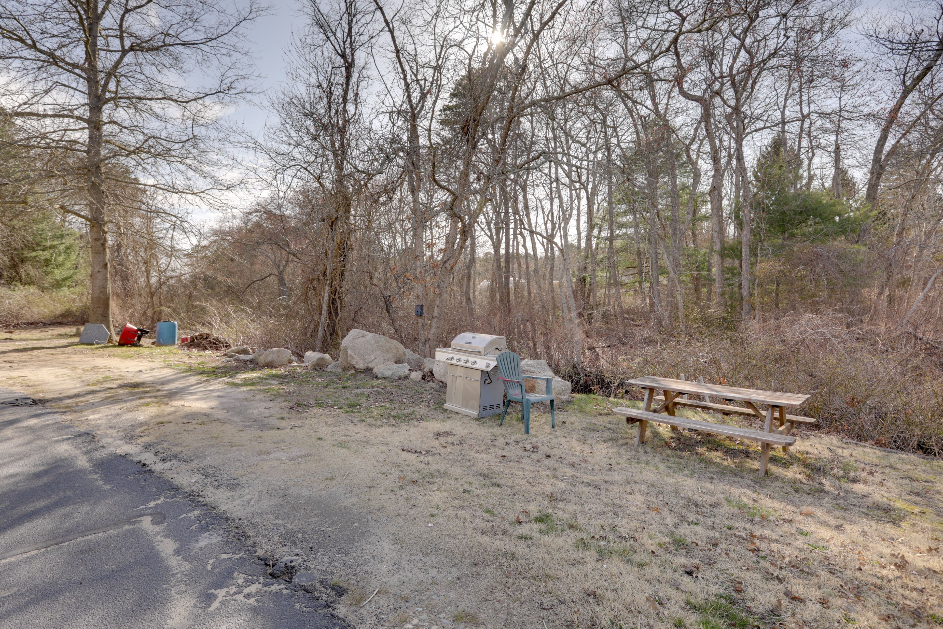 Shared Picnic Area | Gas Grill