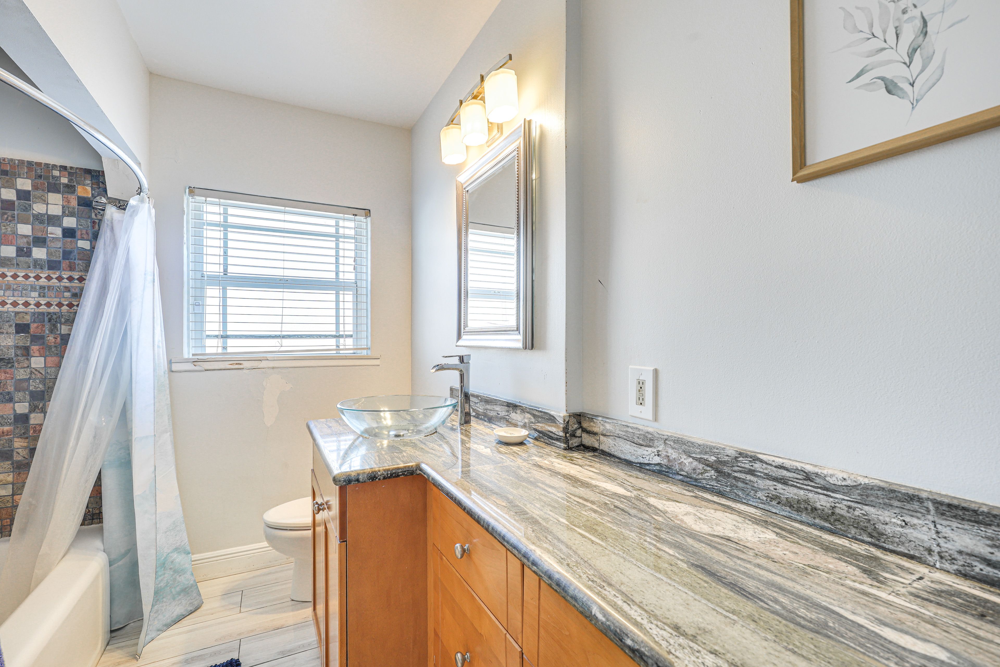 Bathroom | Towels Provided | Complimentary Toiletries | Hair Dryer