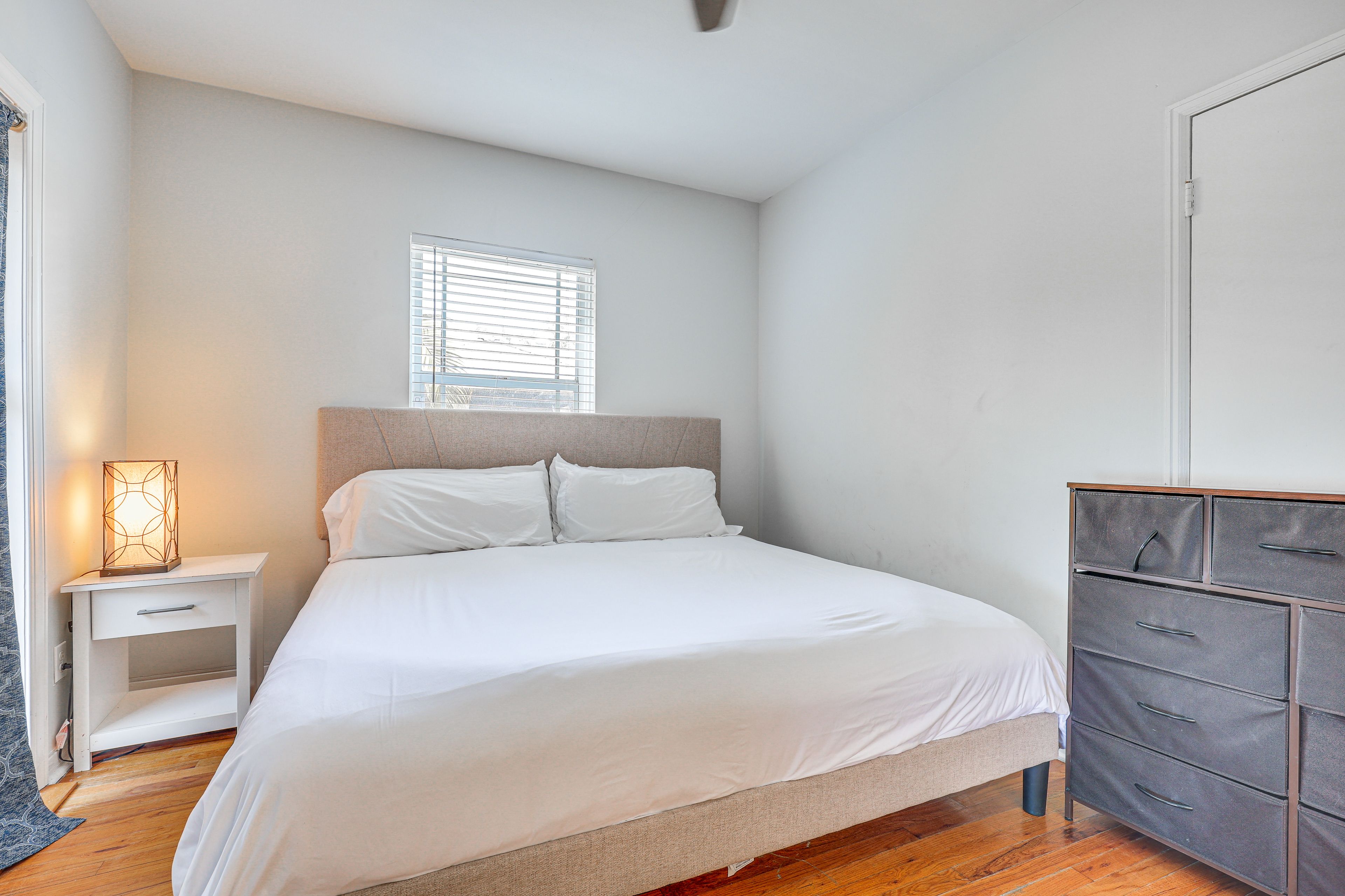 Bedroom 1 | King Bed | Office Desk | Linens Provided